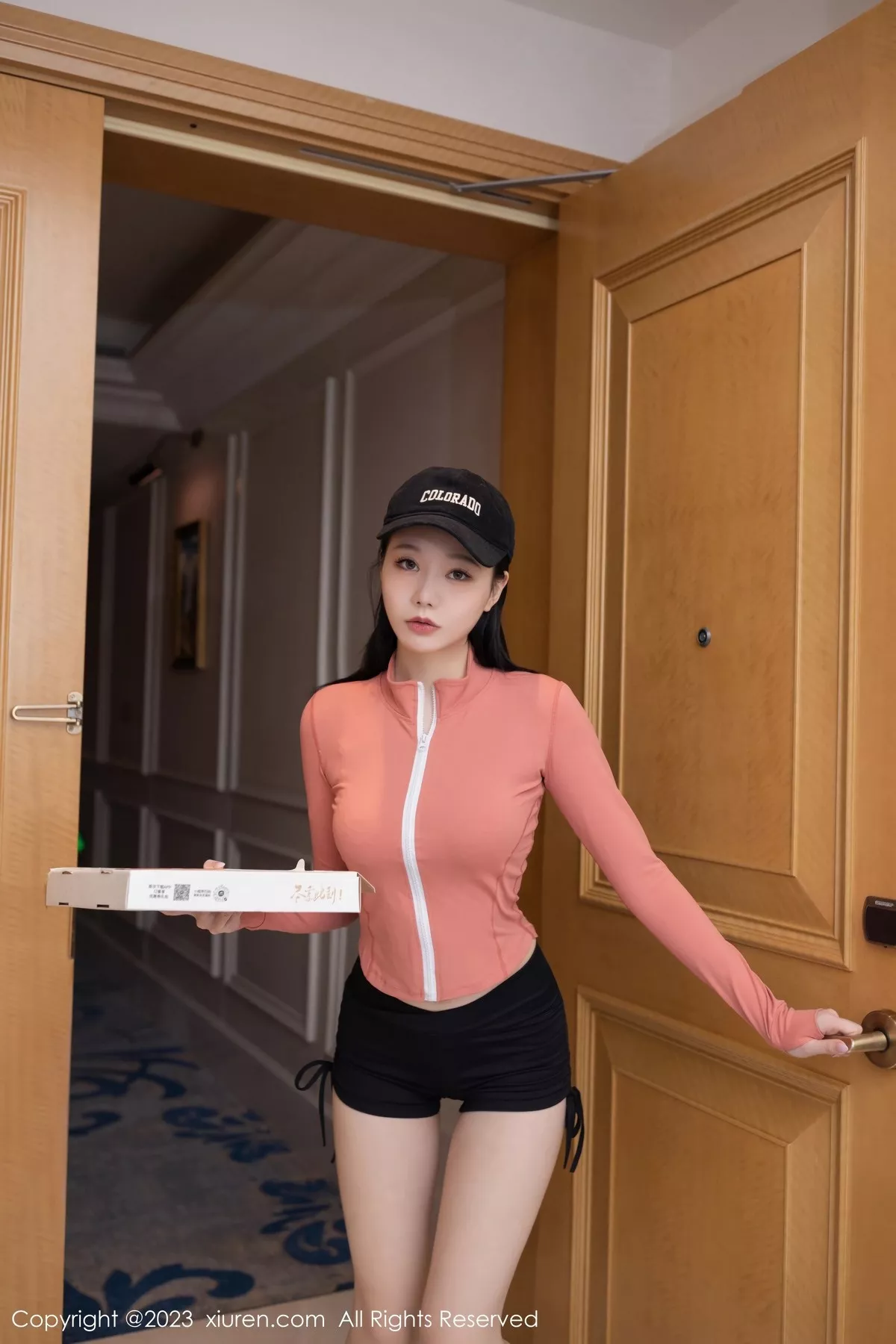 秀人集.com_[XiuRen秀人网]No.6487_模特安然anran粉色运动上衣配黑短裙半脱露蕾丝内衣诱惑写真82P