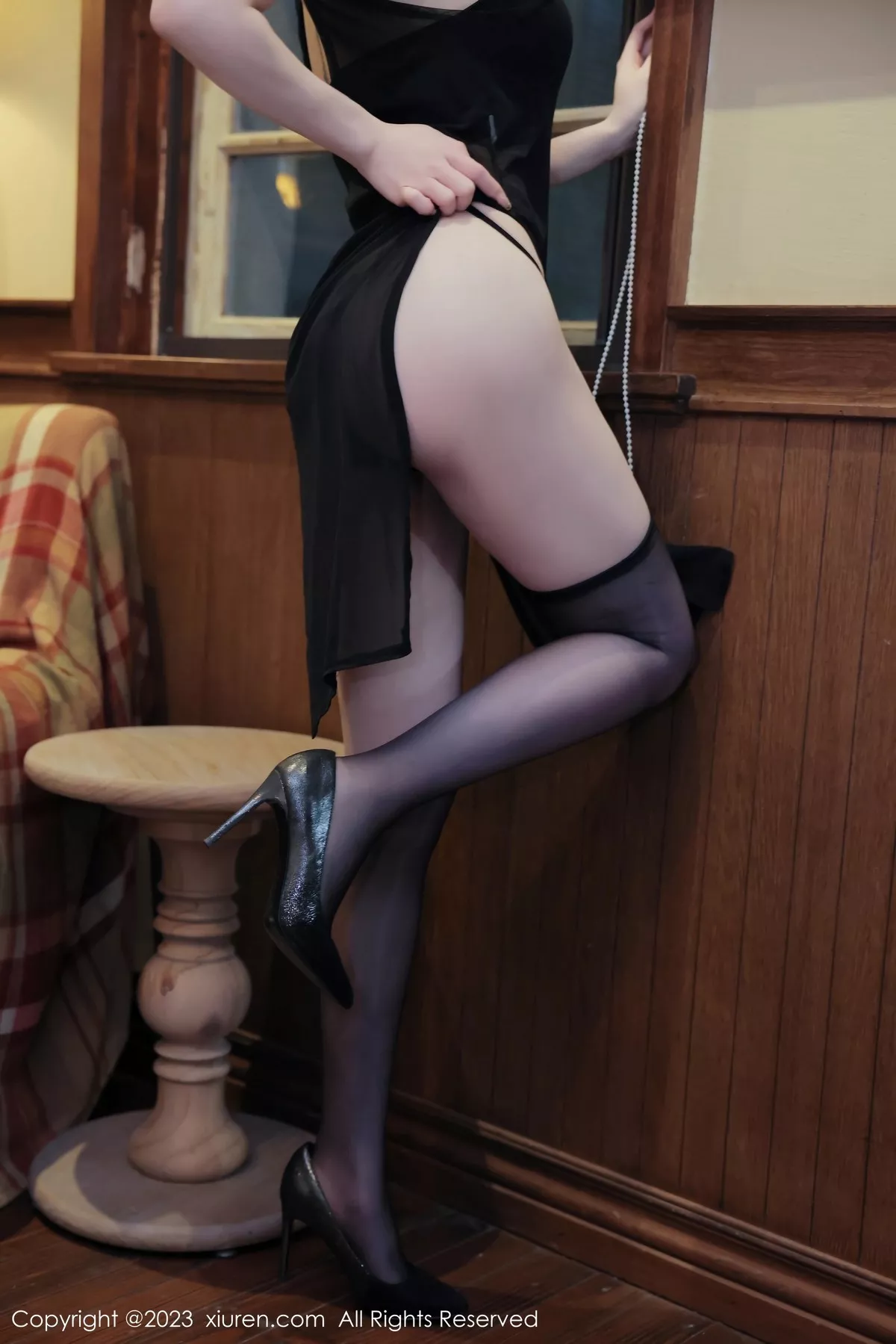 秀人集.com_[XiuRen秀人网]No.6498_模特玉兔miki私房性感黑色服饰配黑丝袜秀翘臀美腿迷人诱惑写真55P