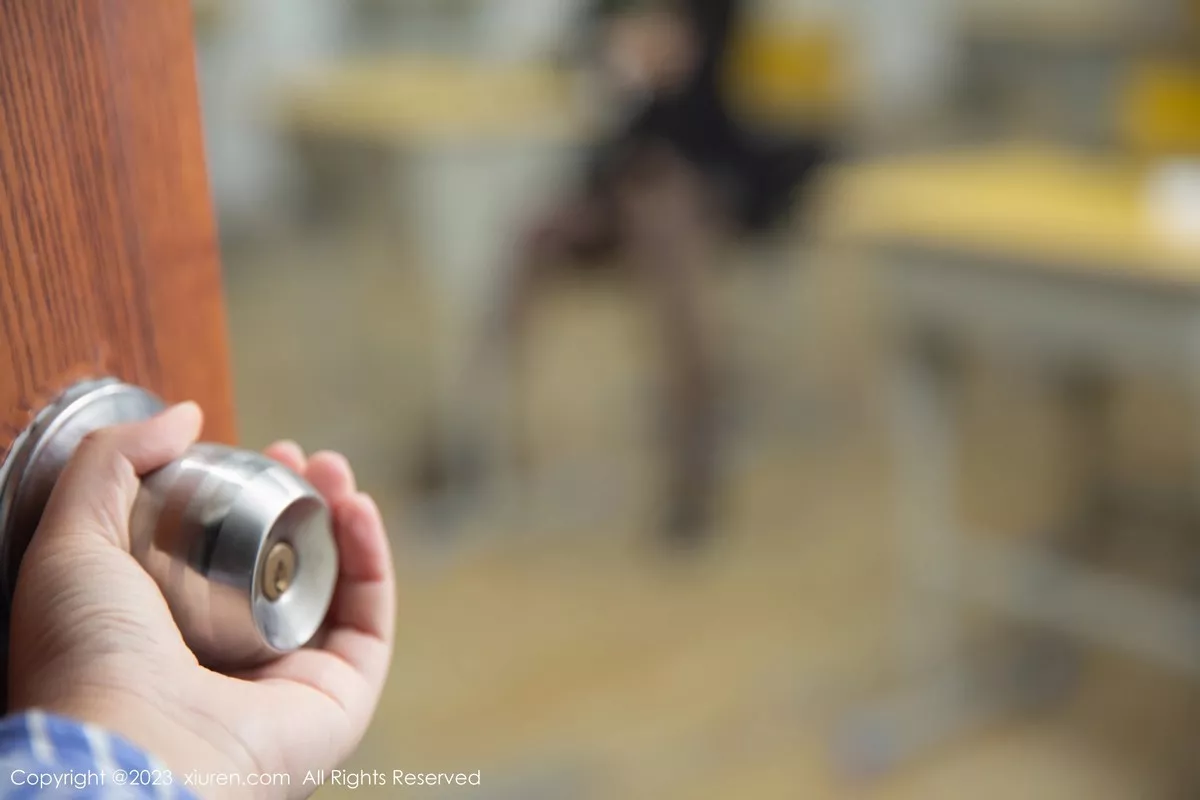 秀人集.com_[XiuRen秀人网]No.6537_女神绮里嘉ula情趣捆绑脱JK制服露性感内衣配超薄黑丝诱惑写真83P