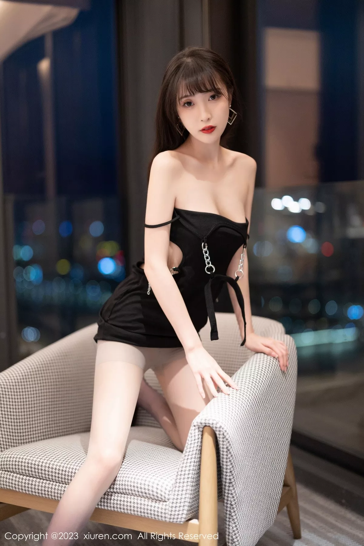 秀人集.com_[XiuRen秀人网]No.6565_模特林星阑性感黑色连身短裙配渐变色灰丝秀曼妙身姿诱惑写真81P