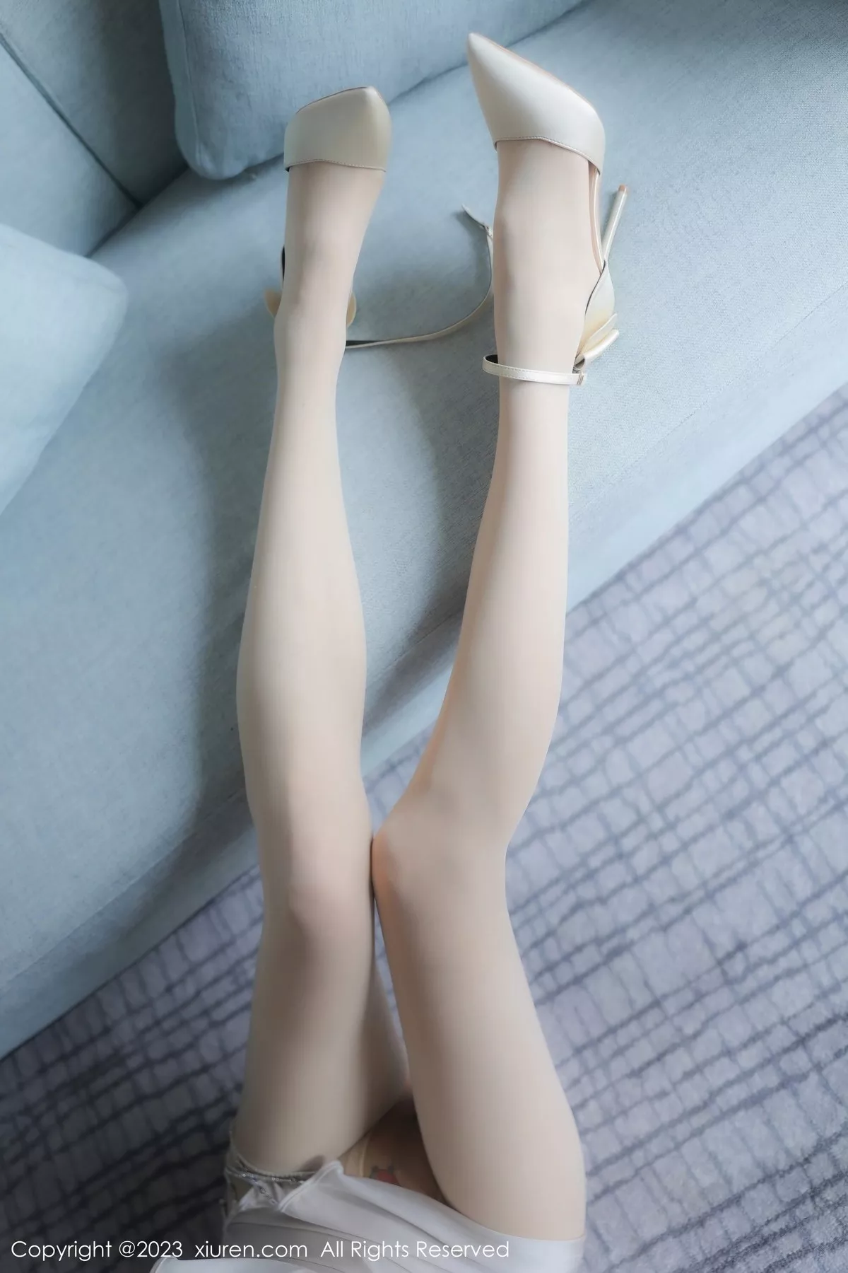 秀人集.com_[XiuRen秀人网]No.6560_模特米亚Mia吊带连身短裙配原色丝袜半脱秀惹火身材诱惑写真90P