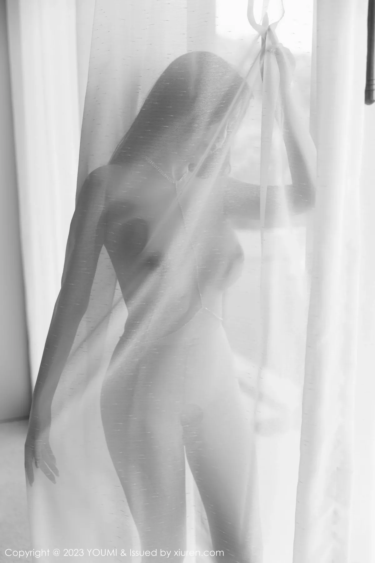 秀人集.com_[YouMi尤蜜荟]Vol.926_女神Carol周妍希暗红色轻透薄纱吊带裙秀丰满身材惹火诱惑写真95P