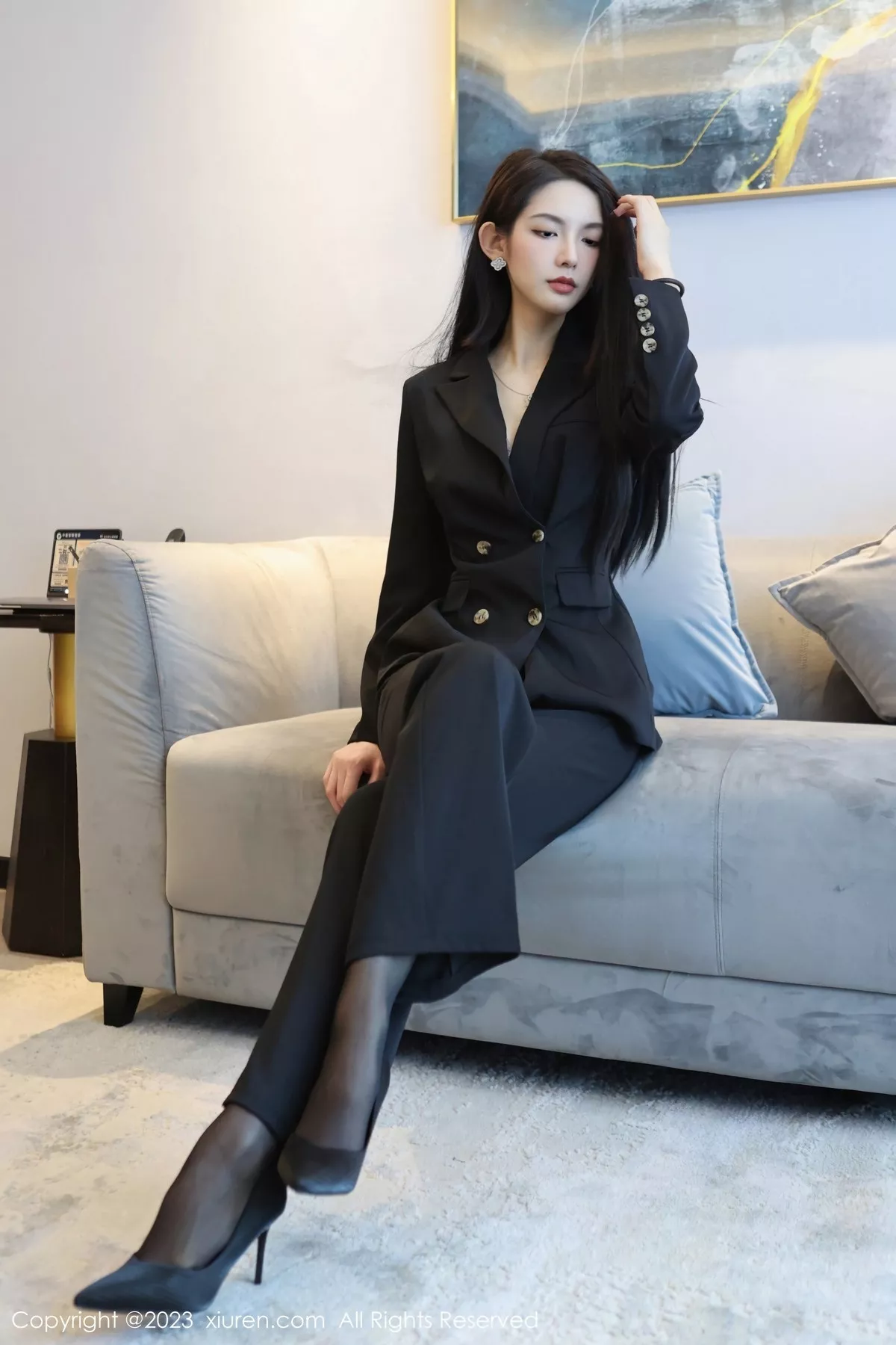 秀人集.com_[XiuRen秀人网]No.6576_模特乔一一脱深色服饰露性感灰色蕾丝内衣配超薄黑丝诱惑写真83P