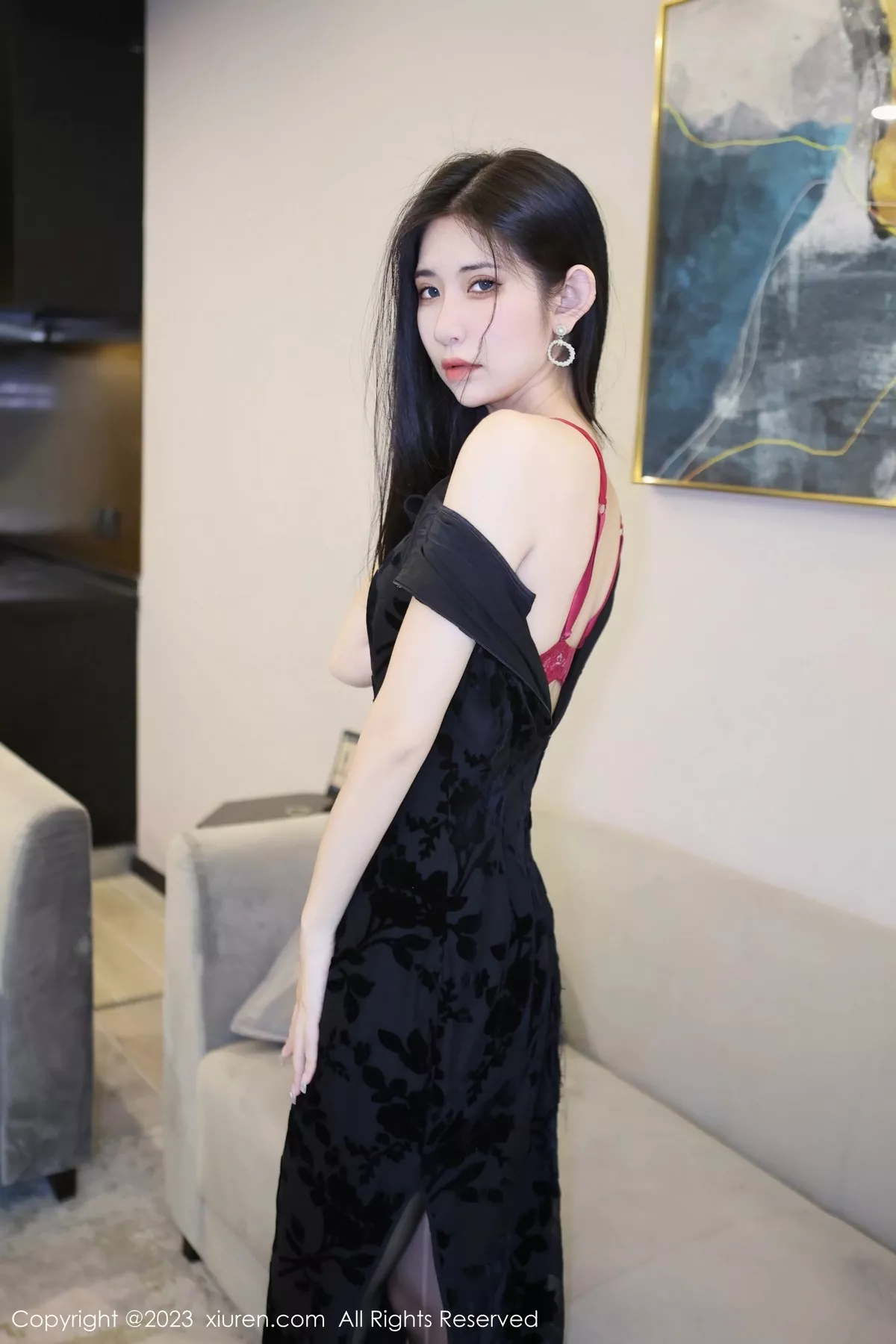 秀人集.com_[XiuRen秀人网]No.6583_模特依娜Yina黑色短款旗袍露红色蕾丝内衣配开档黑丝诱惑写真82P