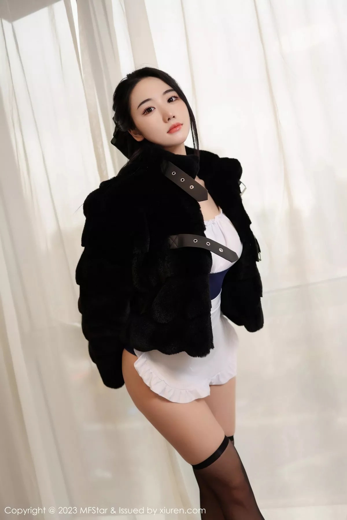 秀人集.com_[MFStar模范学院]Vol.609_模特汐汐爱吃草莓黑白拼色女仆服配黑丝袜秀丰腴美臀诱惑写真71P