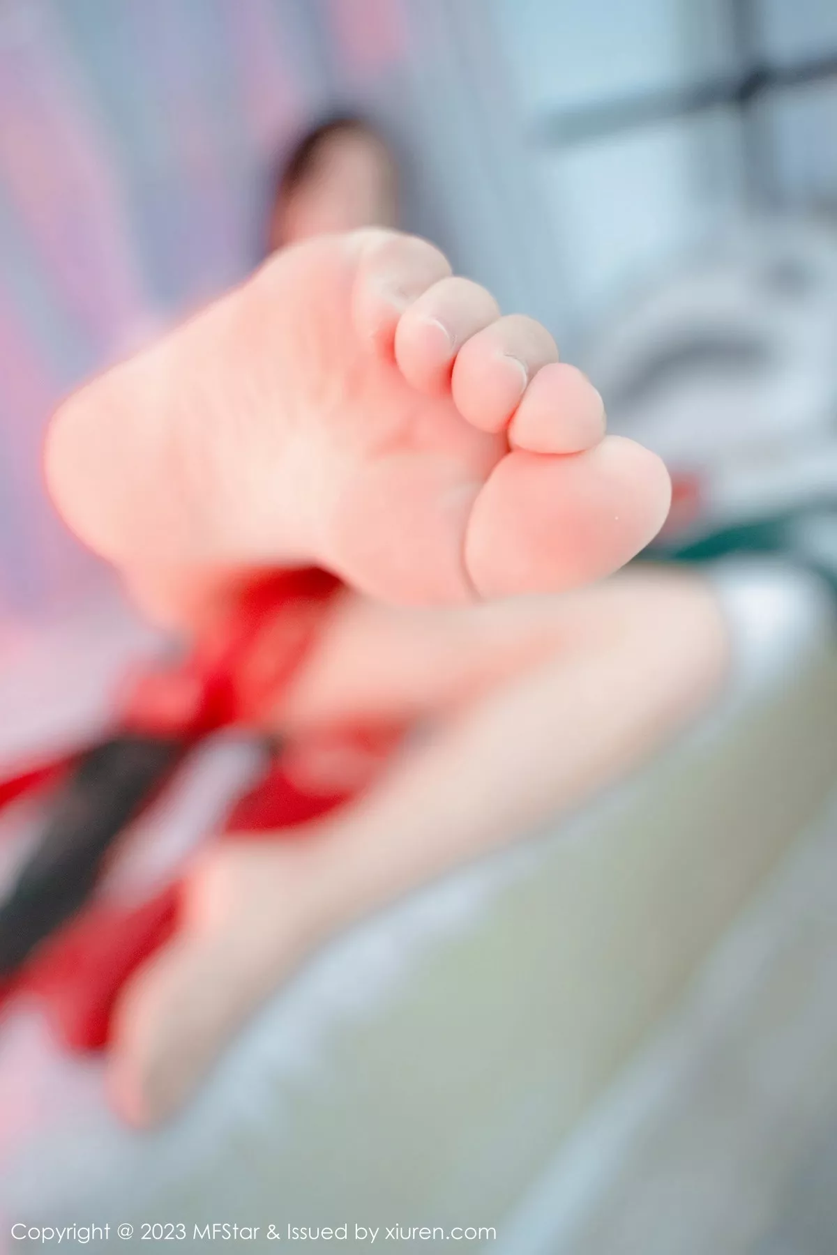 秀人集.com_[MFStar模范学院]Vol.597_模特星萌私房性感红色古装服饰半脱秀火辣身材白嫩诱惑写真60P