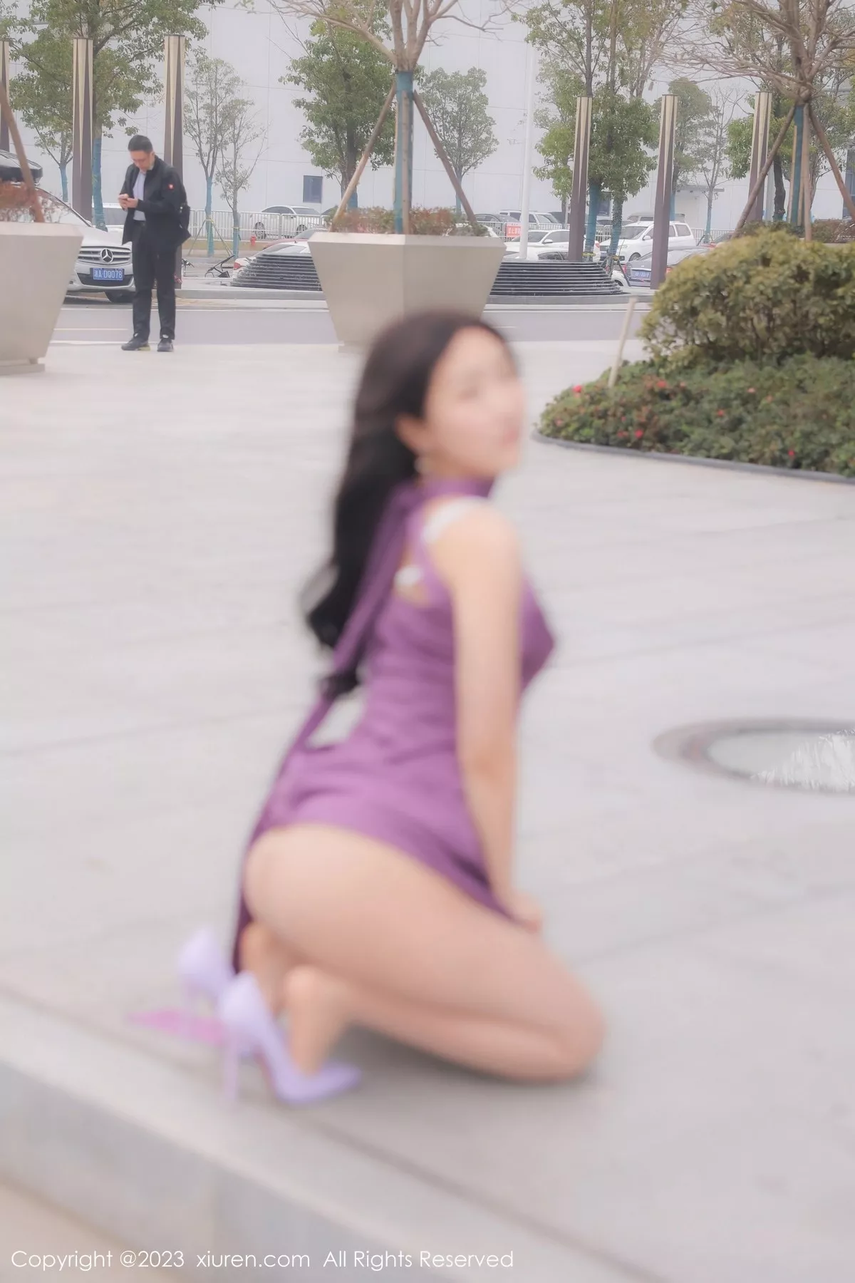 秀人集.com_[XiuRen秀人网]No.6462_模特江真真半脱紫色连衣长裙露性感白色蕾丝内衣迷人诱惑写真100P