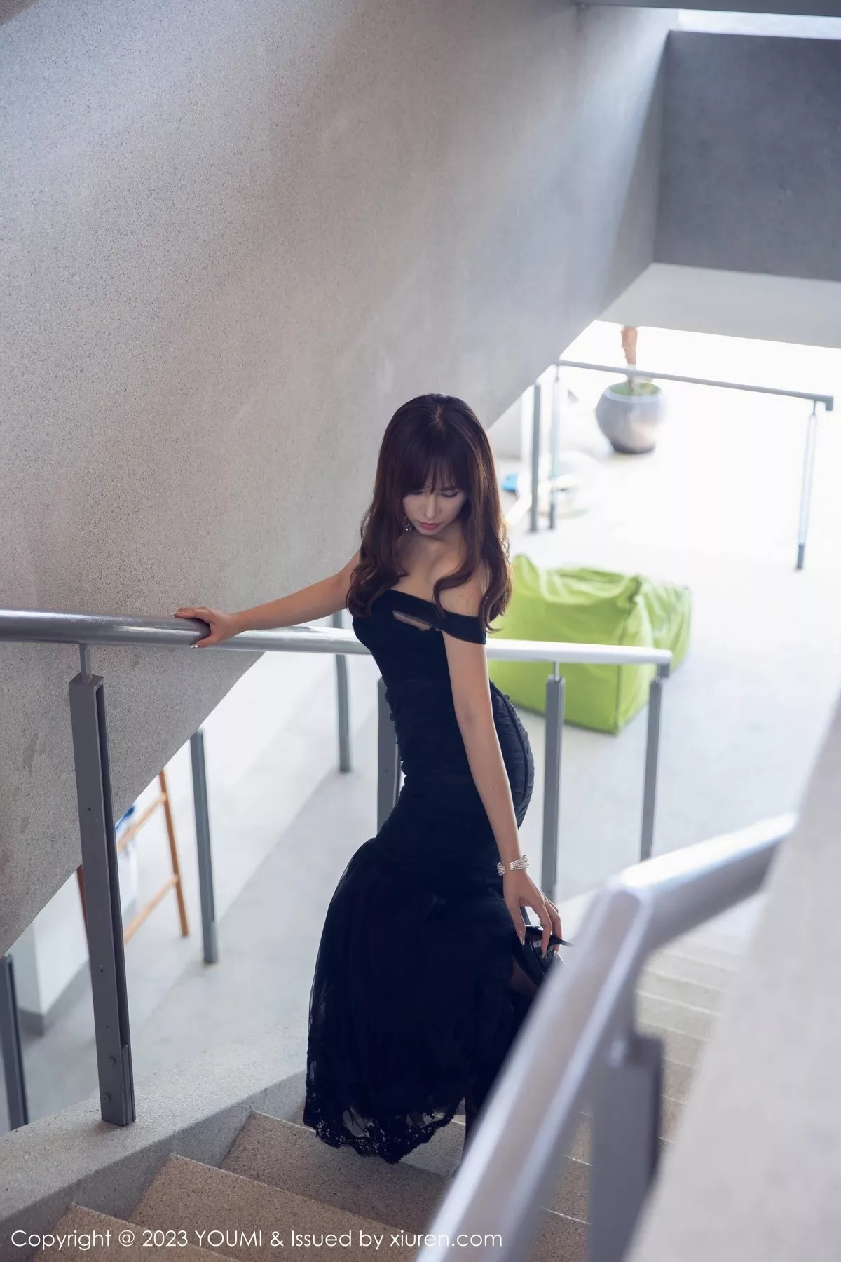 秀人集.com_[YouMi尤蜜荟]Vol.917_模特icy猪泰国旅拍性感黑色蕾丝情趣连体衣配超薄黑丝魅惑写真80P