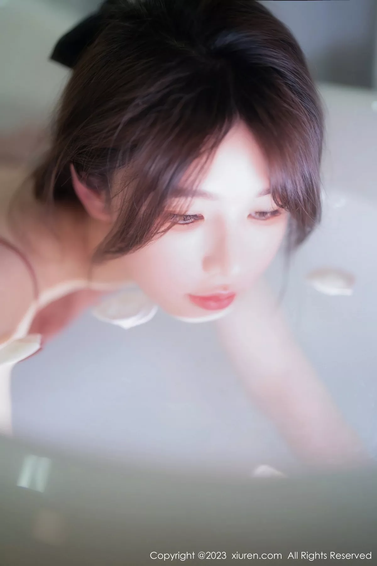 秀人集.com_[XiuRen秀人网]No.6458_模特婠婠么浴室场景性感暖色吊带服饰秀绝美身材迷人诱惑写真55P