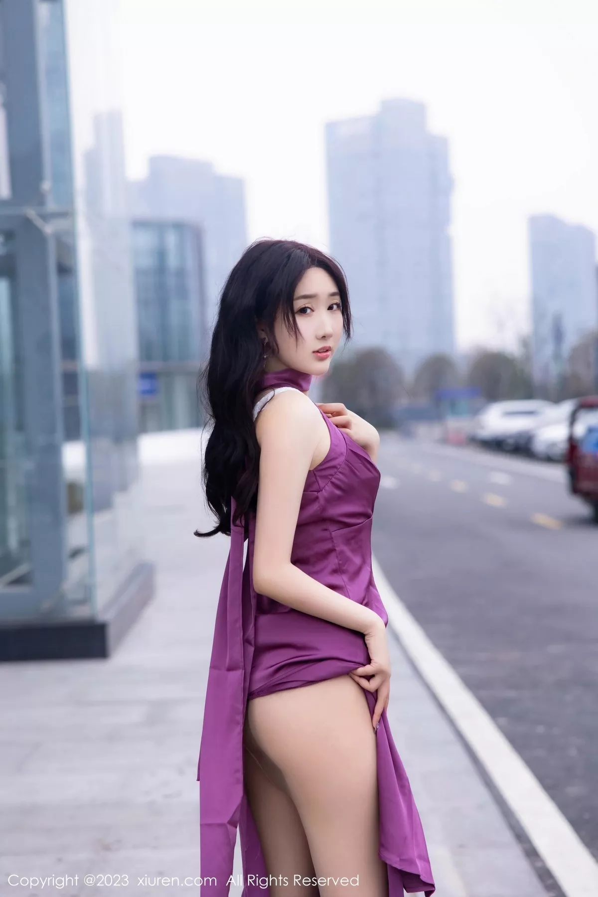 秀人集.com_[XiuRen秀人网]No.6462_模特江真真半脱紫色连衣长裙露性感白色蕾丝内衣迷人诱惑写真100P