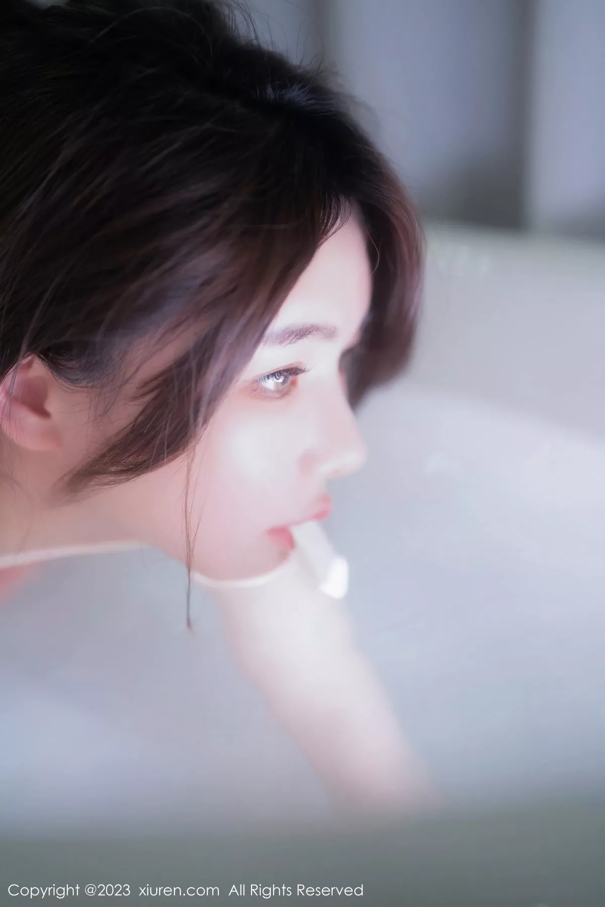 秀人集.com_[XiuRen秀人网]No.6458_模特婠婠么浴室场景性感暖色吊带服饰秀绝美身材迷人诱惑写真55P