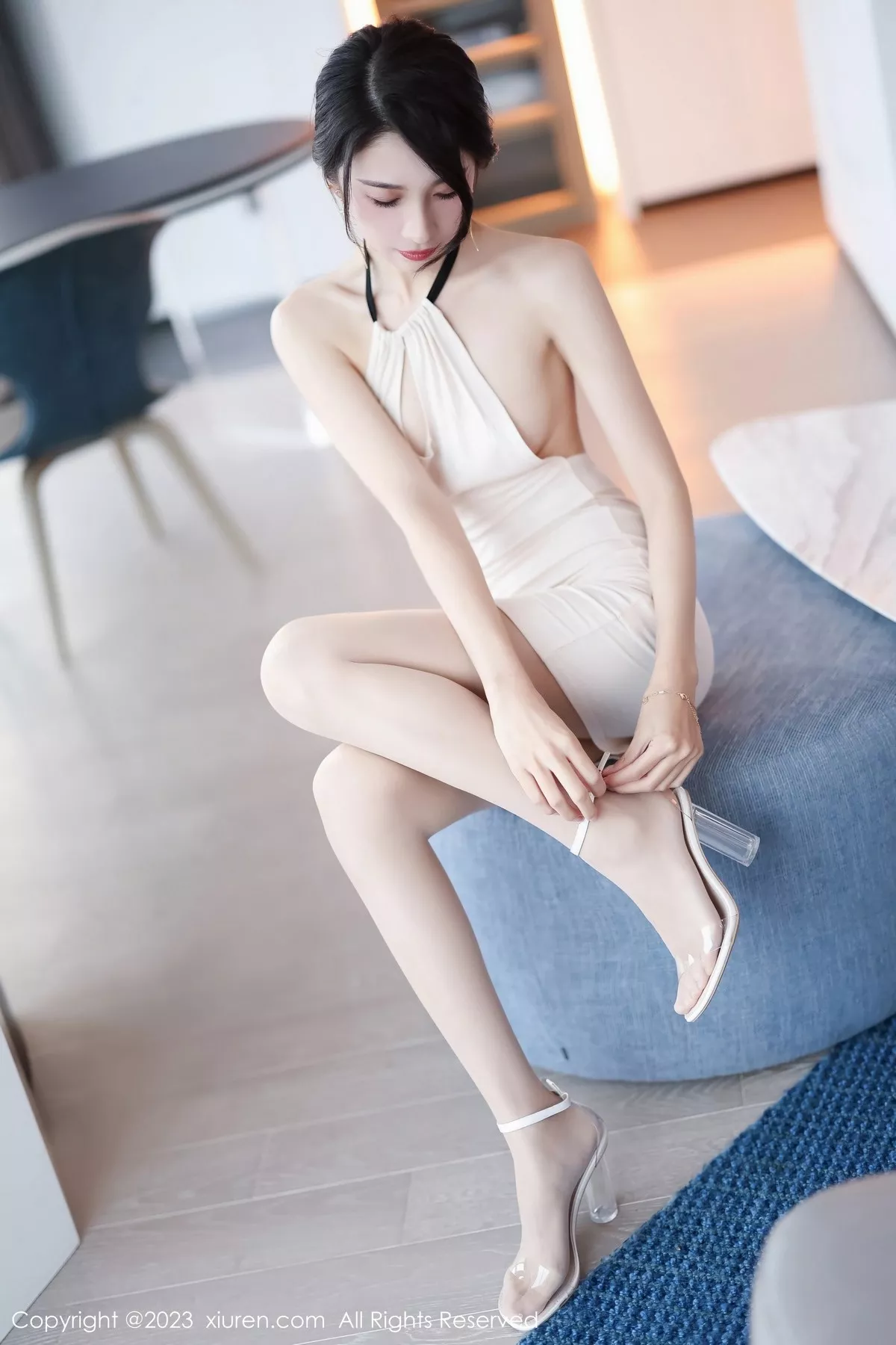 秀人集.com_[XiuRen秀人网]No.6631_模特林乐一性感米色连身短裙配原色丝袜秀曼妙身姿迷人写真83P