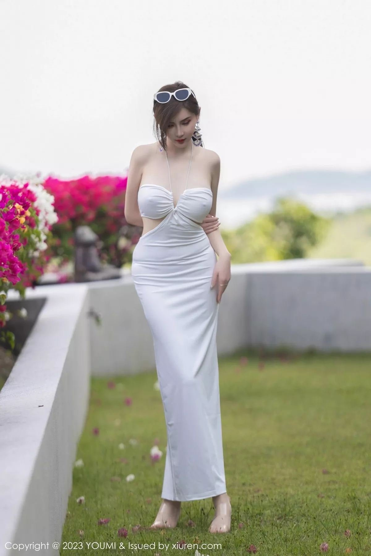 秀人集.com_[YouMi尤蜜荟]Vol.931_女神Carol周妍希白色轻透连身裙配超薄肉丝秀丰满身材诱惑写真88P