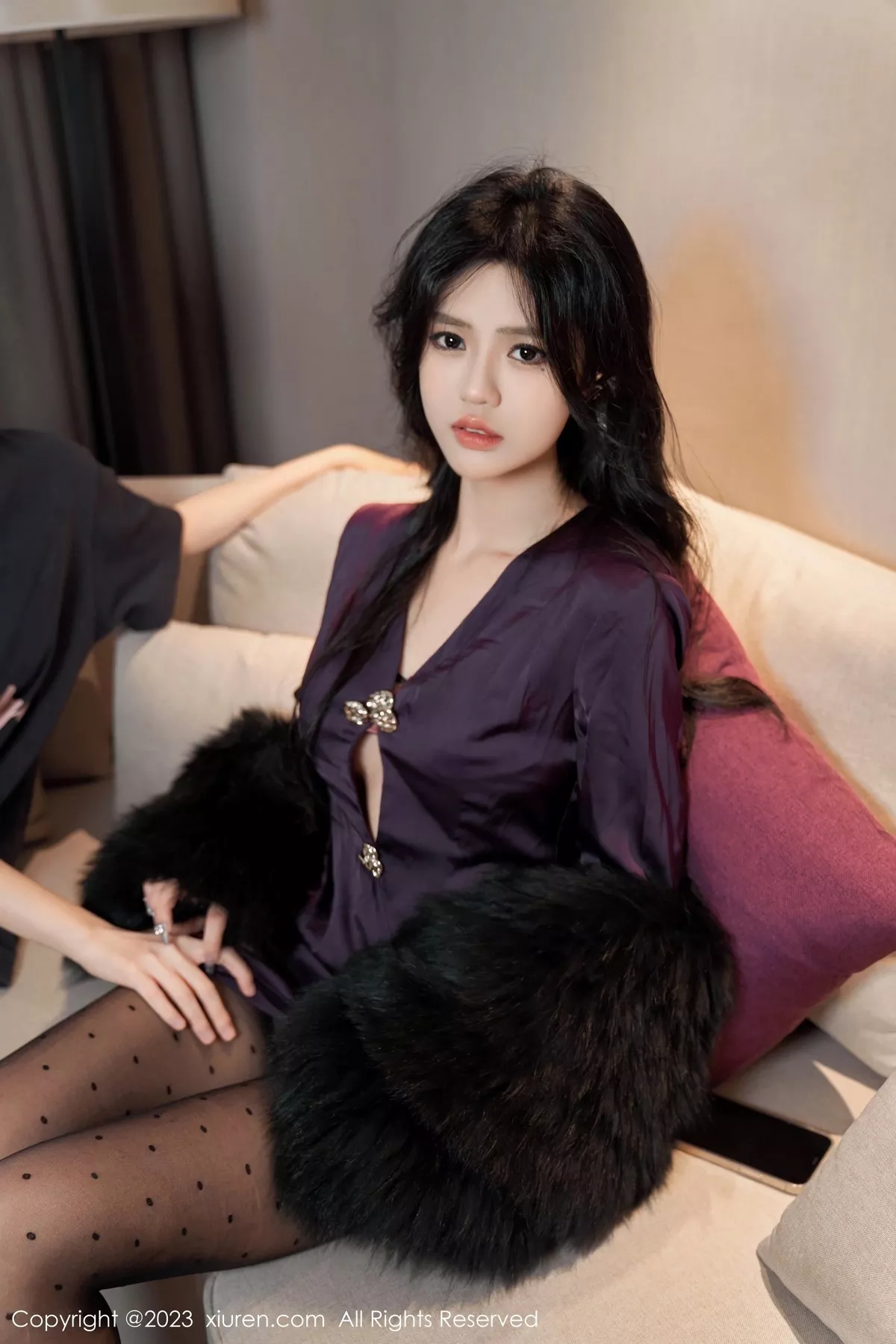 秀人集.com_[XiuRen秀人网]No.6649_模特浅浅Danny私房性感紫色服配黑丝裤袜秀曼妙身姿诱惑写真101P