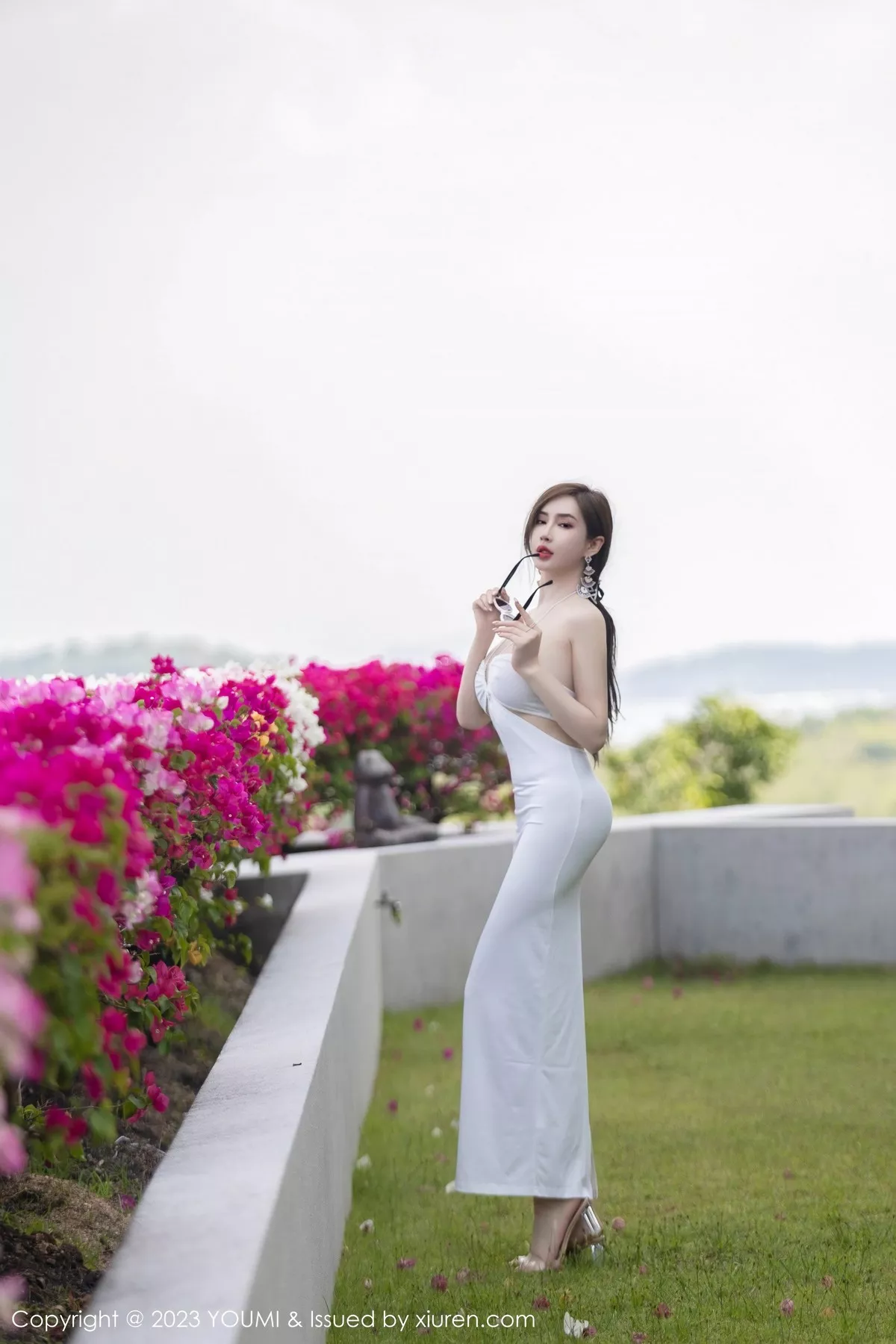 秀人集.com_[YouMi尤蜜荟]Vol.931_女神Carol周妍希白色轻透连身裙配超薄肉丝秀丰满身材诱惑写真88P