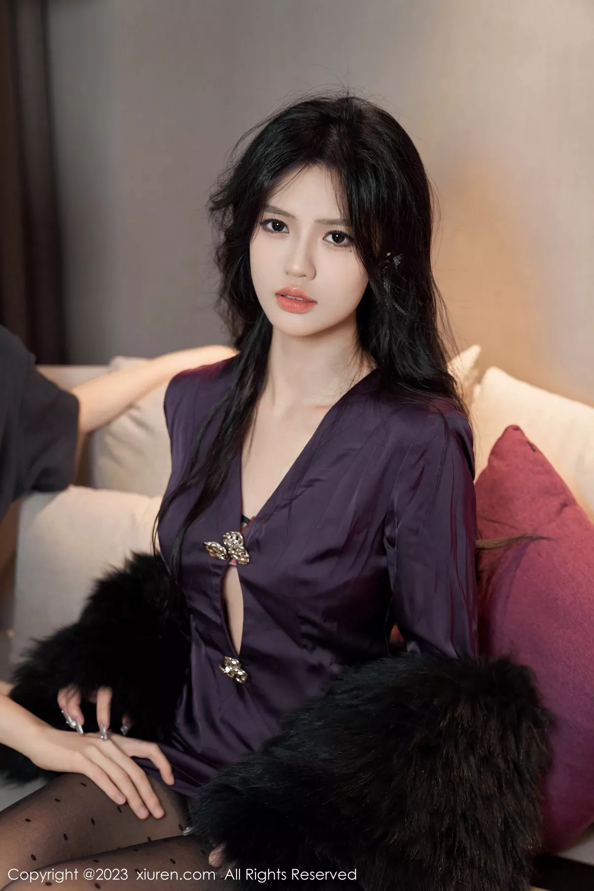 秀人集.com_[XiuRen秀人网]No.6649_模特浅浅Danny私房性感紫色服配黑丝裤袜秀曼妙身姿诱惑写真101P