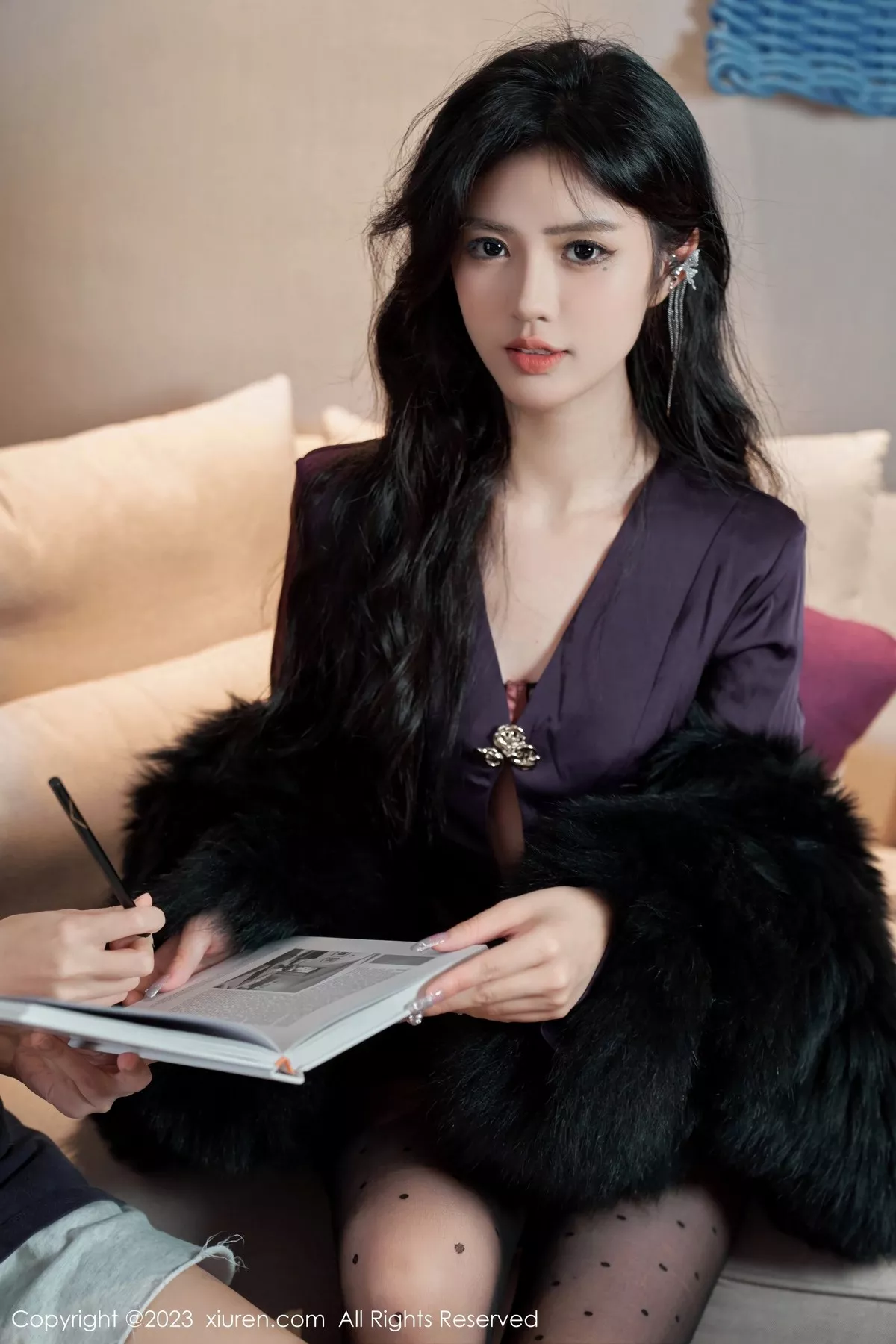 秀人集.com_[XiuRen秀人网]No.6649_模特浅浅Danny私房性感紫色服配黑丝裤袜秀曼妙身姿诱惑写真101P