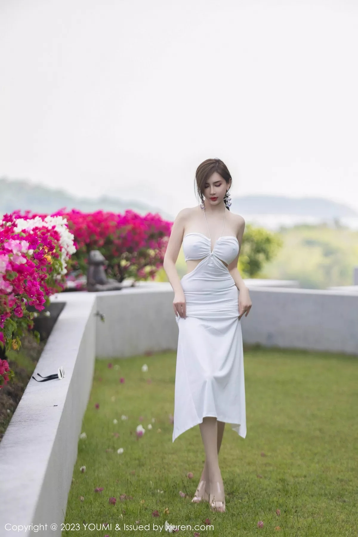 秀人集.com_[YouMi尤蜜荟]Vol.931_女神Carol周妍希白色轻透连身裙配超薄肉丝秀丰满身材诱惑写真88P