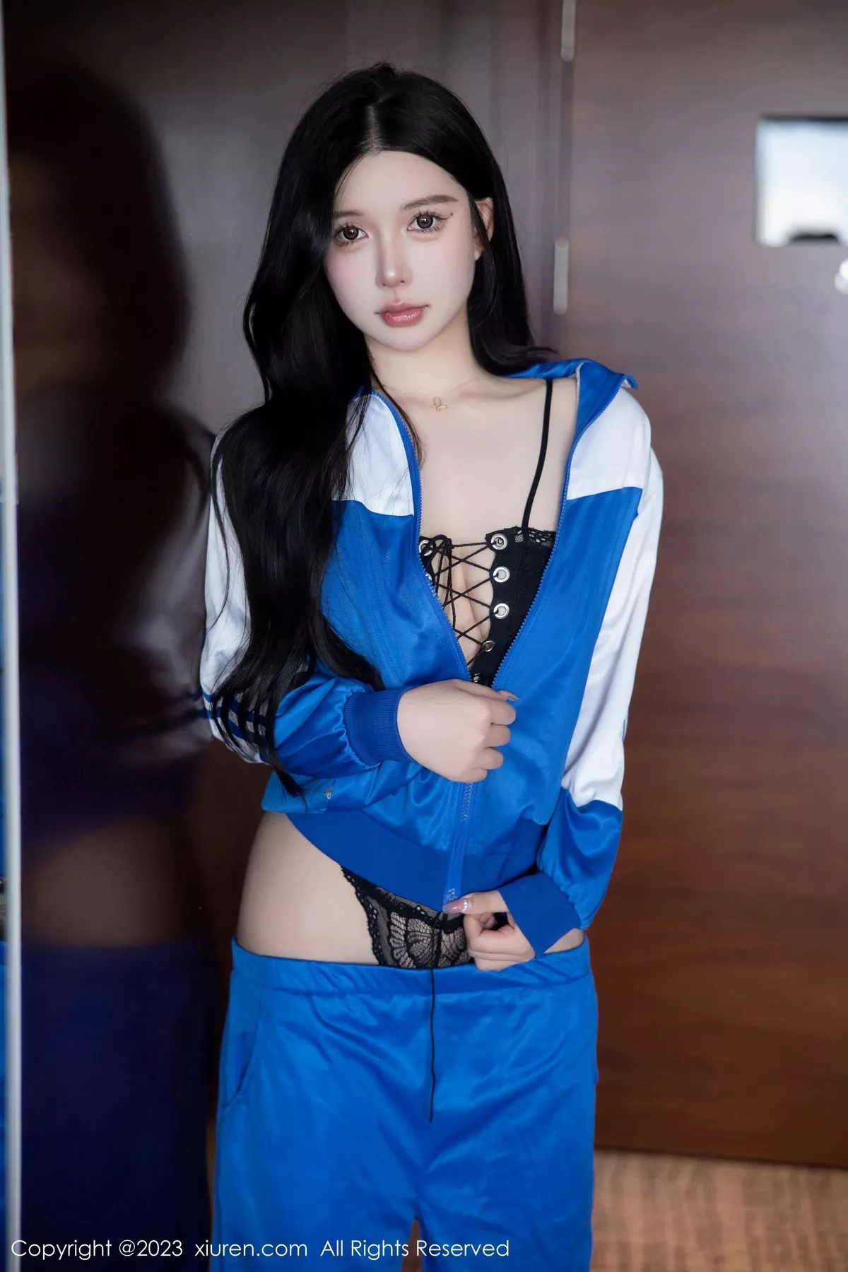 秀人集.com_[XiuRen秀人网]No.6660_模特林珊珊性感蓝色运动服露黑色情趣内衣秀惹火身材诱惑写真101P