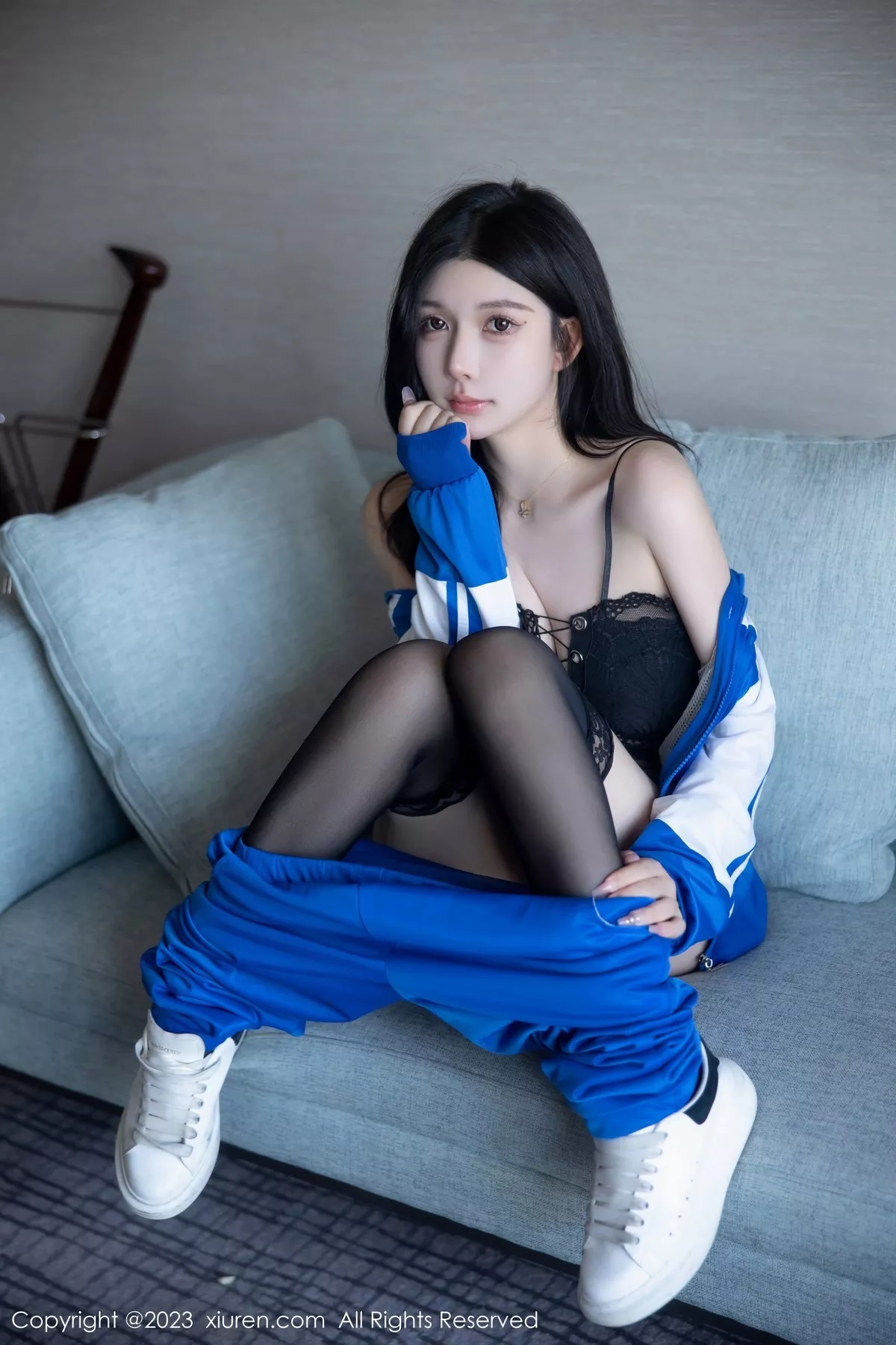 秀人集.com_[XiuRen秀人网]No.6660_模特林珊珊性感蓝色运动服露黑色情趣内衣秀惹火身材诱惑写真101P