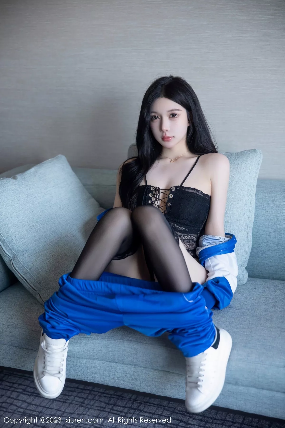 秀人集.com_[XiuRen秀人网]No.6660_模特林珊珊性感蓝色运动服露黑色情趣内衣秀惹火身材诱惑写真101P