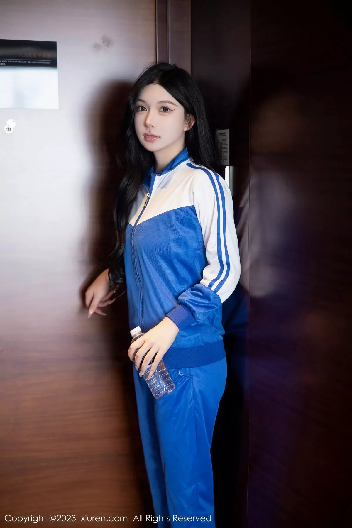 秀人集.com_[XiuRen秀人网]No.6660_模特林珊珊性感蓝色运动服露黑色情趣内衣秀惹火身材诱惑写真101P