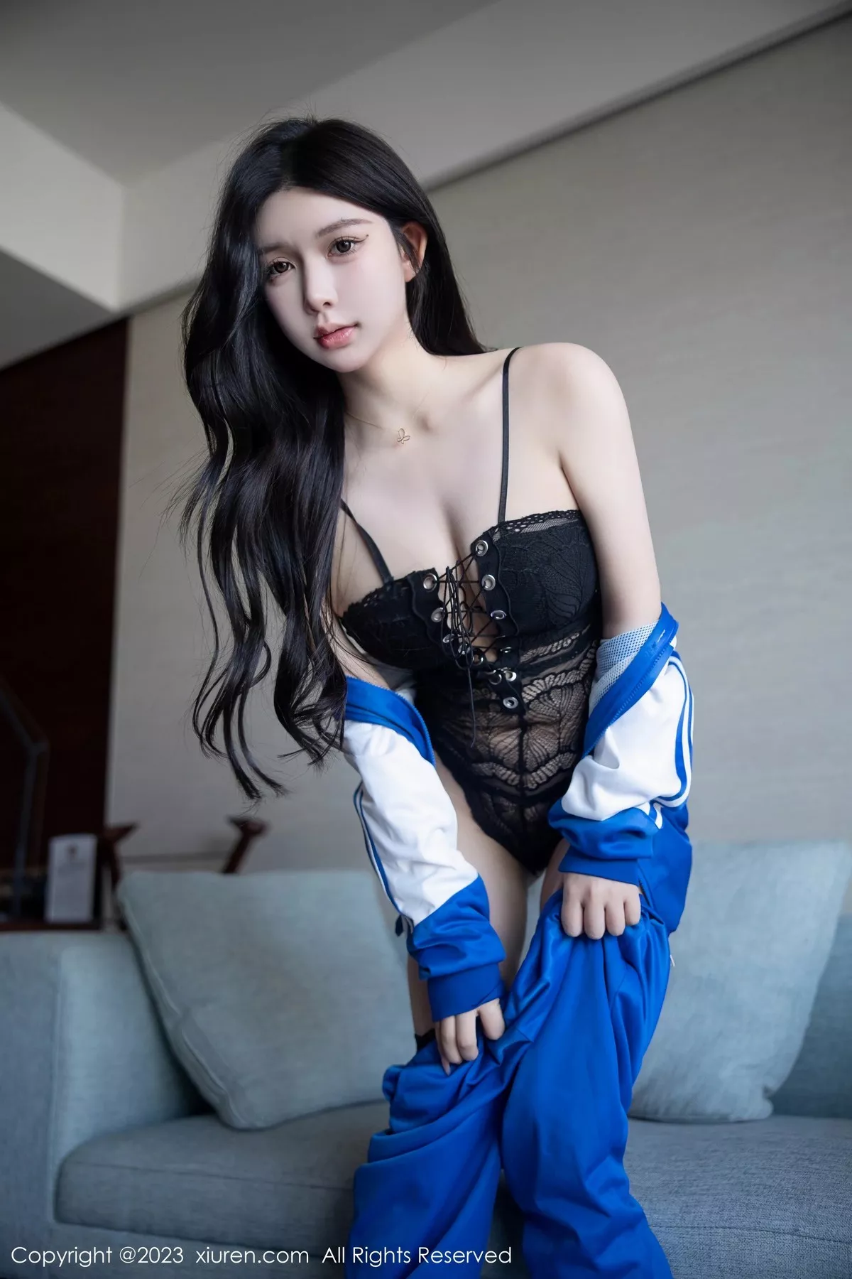 秀人集.com_[XiuRen秀人网]No.6660_模特林珊珊性感蓝色运动服露黑色情趣内衣秀惹火身材诱惑写真101P