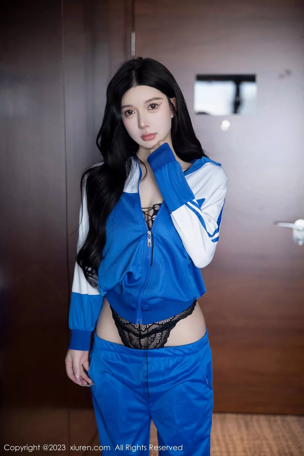 秀人集.com_[XiuRen秀人网]No.6660_模特林珊珊性感蓝色运动服露黑色情趣内衣秀惹火身材诱惑写真101P