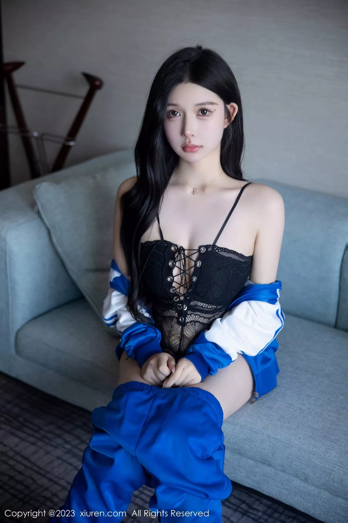 秀人集.com_[XiuRen秀人网]No.6660_模特林珊珊性感蓝色运动服露黑色情趣内衣秀惹火身材诱惑写真101P