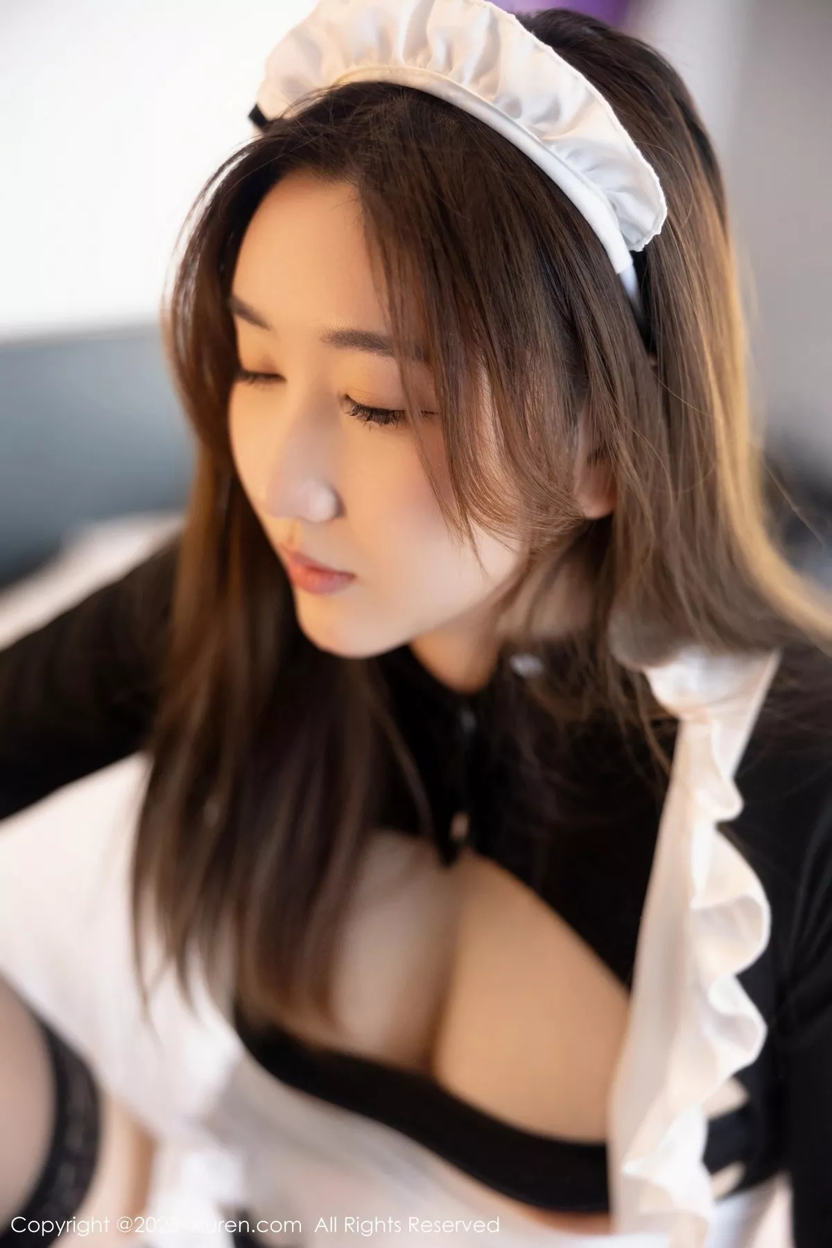 秀人集.com_[XiuRen秀人网]No.6672_模特江真真性感黑白女仆服饰配黑丝袜秀圆润丰满身材诱惑写真81P