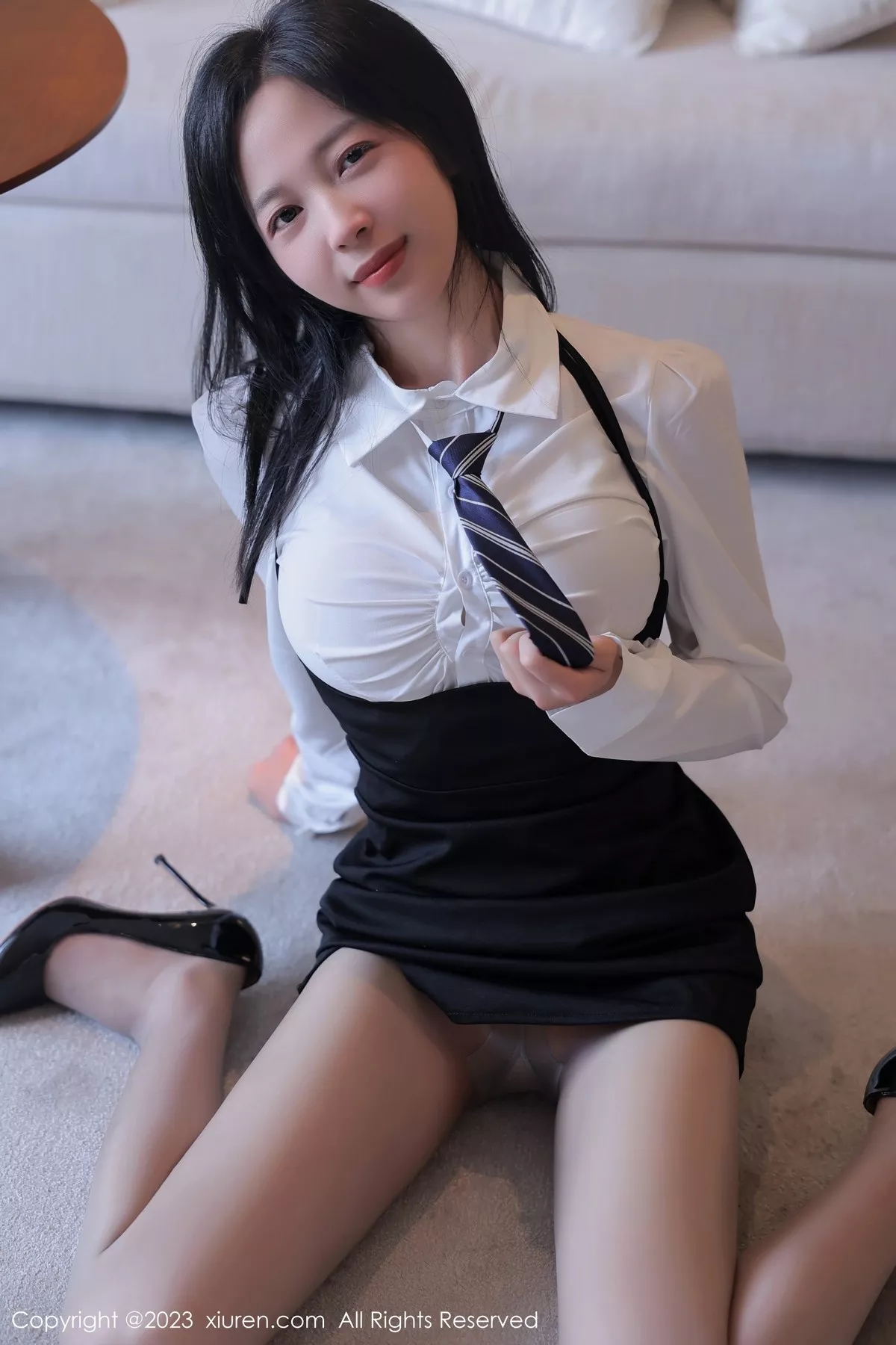 秀人集.com_[XiuRen秀人网]No.6675_模特茜茜Kimi性感白T配黑短裙露白蕾丝内衣秀完美身材诱惑写真65P