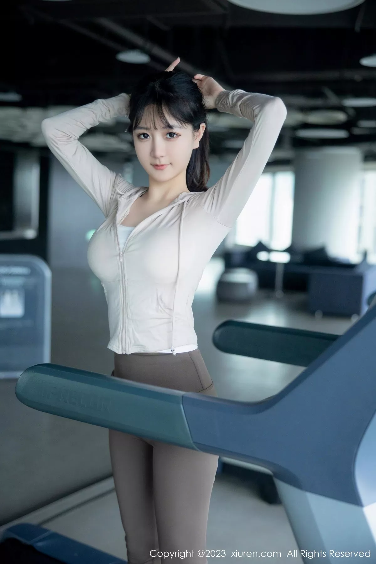 秀人集.com_[XiuRen秀人网]No.6683_模特幼幼健身房场景性感浅色运动服饰秀完美身材迷人诱惑写真99P