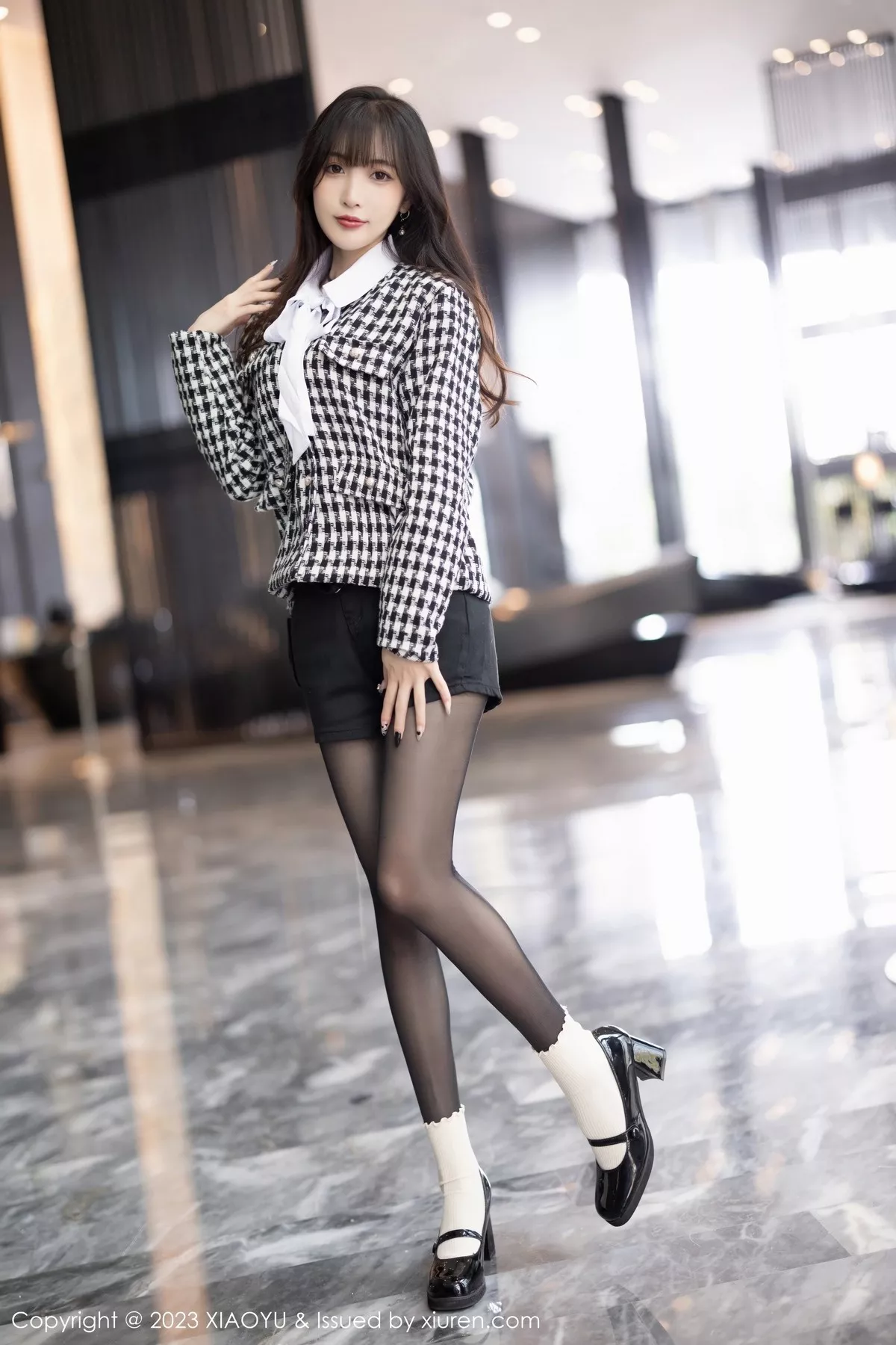 秀人集.com_[XiaoYu画语界]Vol.1020_模特林星阑私房半脱露性感黑色内衣配开档黑丝秀美腿诱惑写真90P