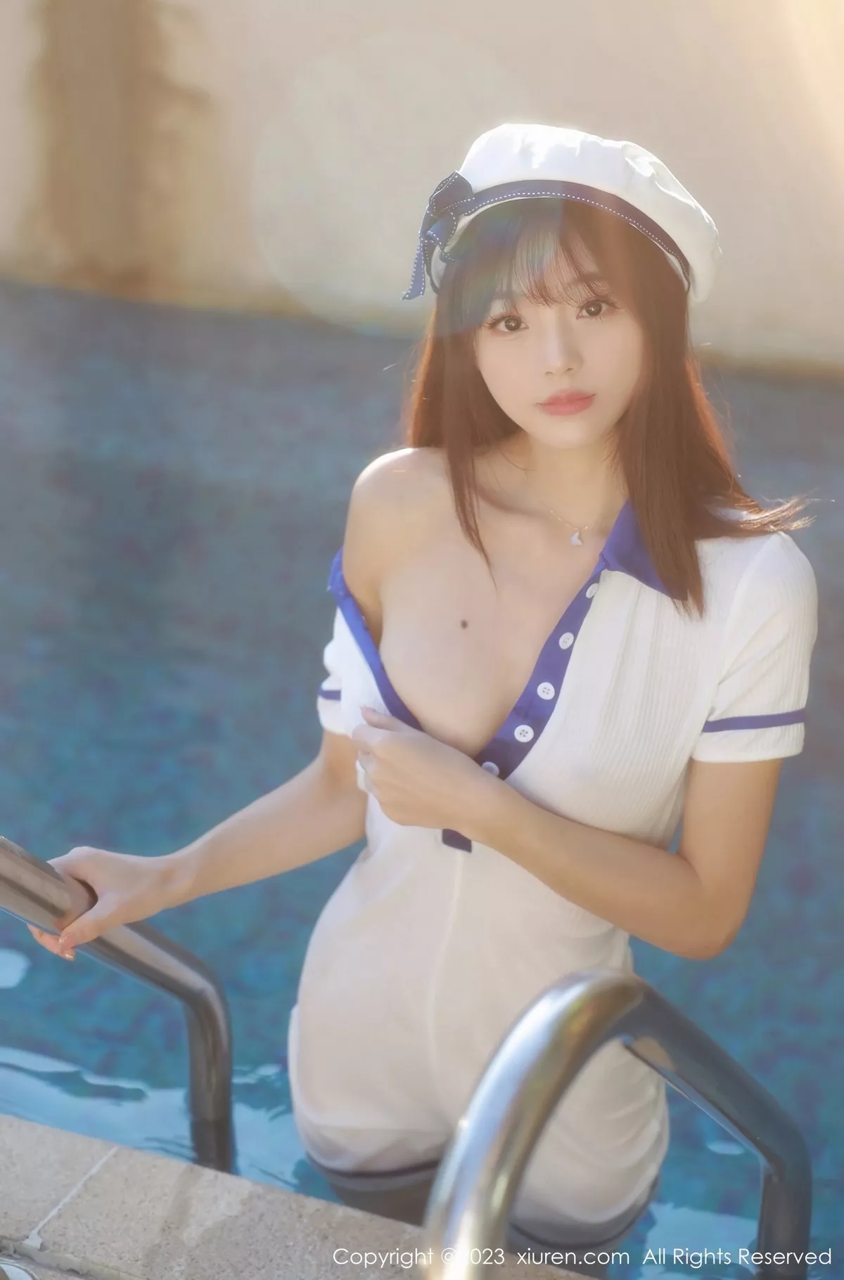 秀人集.com_[XiuRen秀人网]No.6686_模特佘贝拉bella泳池性感白色海军服半脱秀完美身材诱惑写真67P