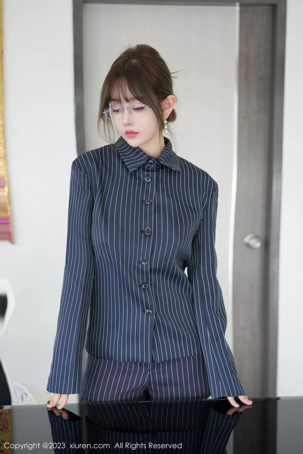 秀人集.com_[XiuRen秀人网]No.6689_女神王雨纯脱制服套装露性感黑色情趣内衣秀豪乳遮点诱惑写真96P