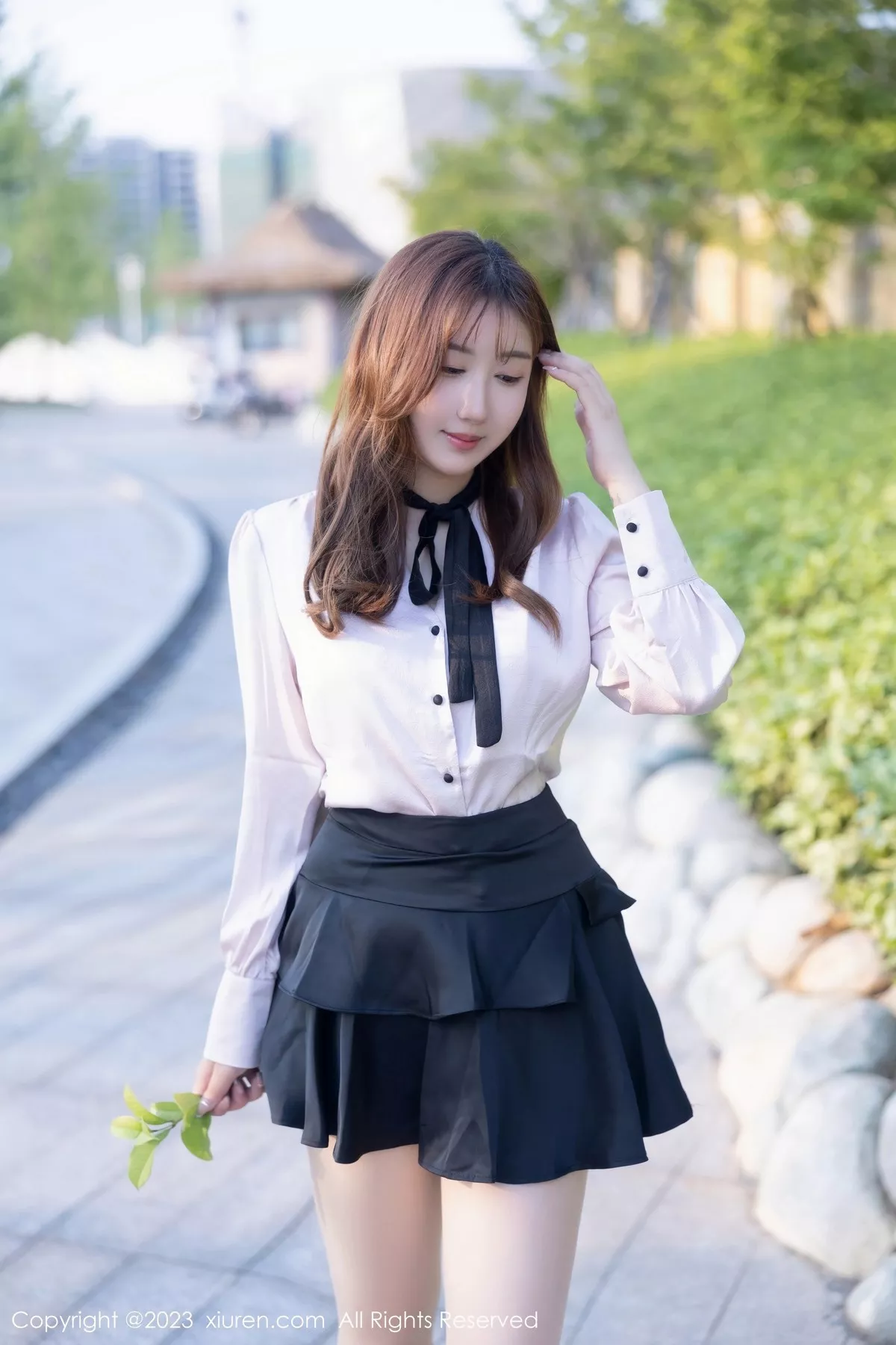 秀人集.com_[XiuRen秀人网]No.6721_模特江真真淡粉色T恤配黑短裙露性感黑色轻透内衣完美诱惑写真80P