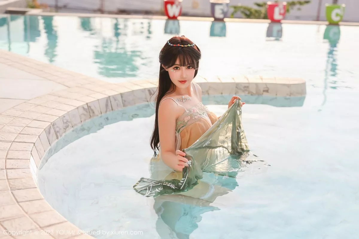 秀人集.com_[YouMi尤蜜荟]Vol.936_女神朱可儿Flora泳池边淡黄色轻透薄纱秀雪峰美臀极致诱惑写真84P