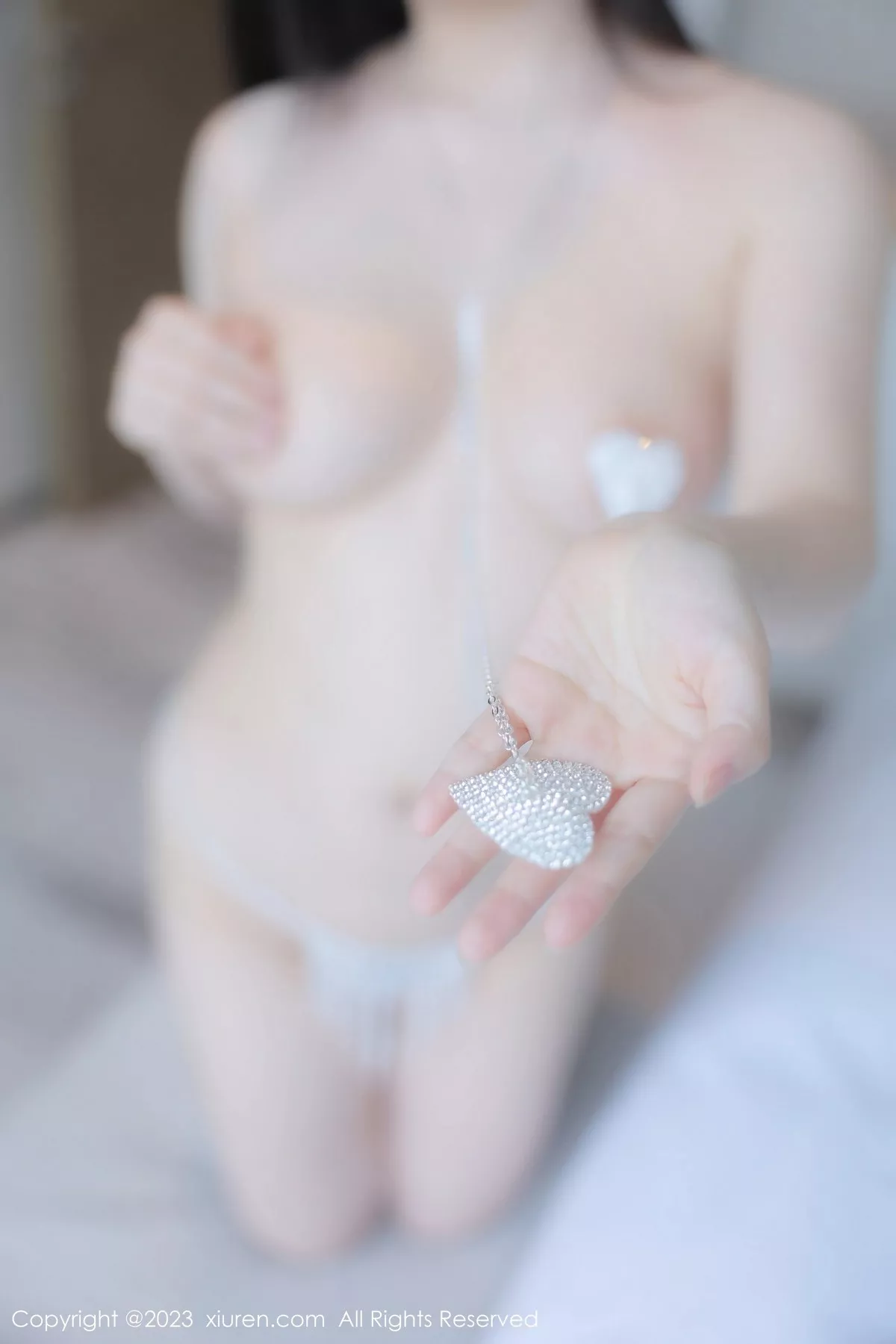 秀人集.com_[XiuRen秀人网]No.6726_模特豆瓣酱私房银色血滴子装扮大尺度全果秀火辣身材诱惑写真81P