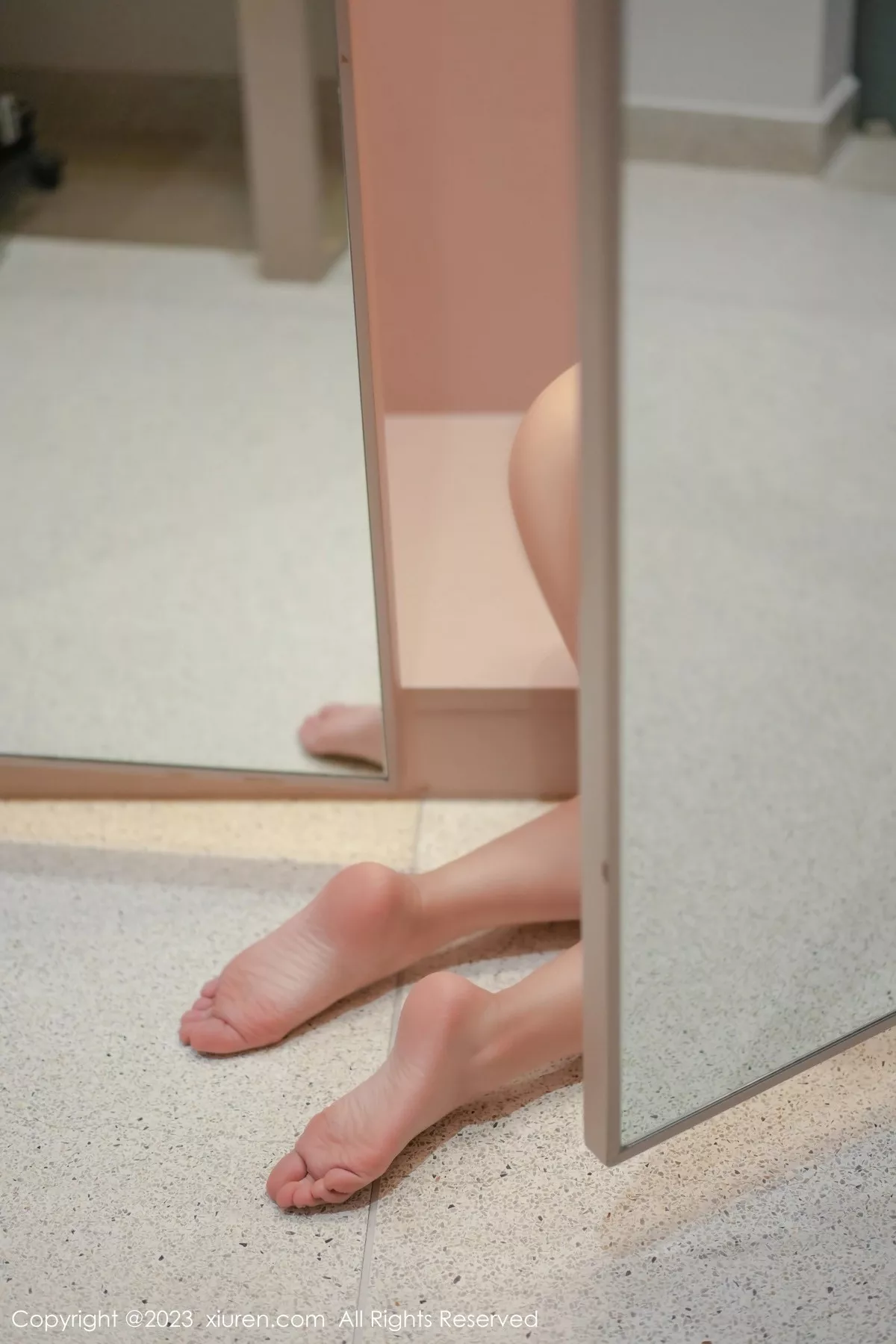 秀人集.com_[XiuRen秀人网]No.6729_模特laura阿姣脱白色吊带长裙露浅色轻透蕾丝内衣完美诱惑写真66P