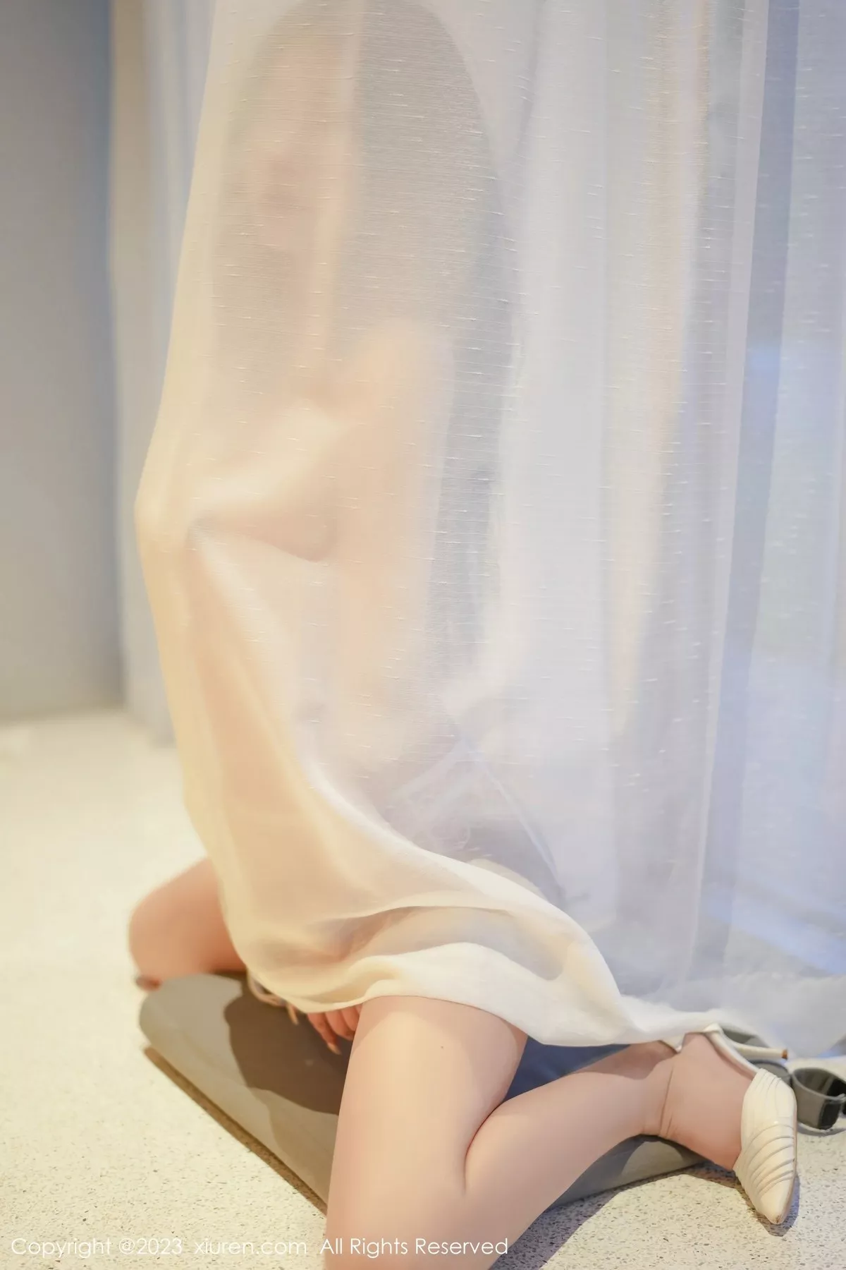 秀人集.com_[XiuRen秀人网]No.6729_模特laura阿姣脱白色吊带长裙露浅色轻透蕾丝内衣完美诱惑写真66P