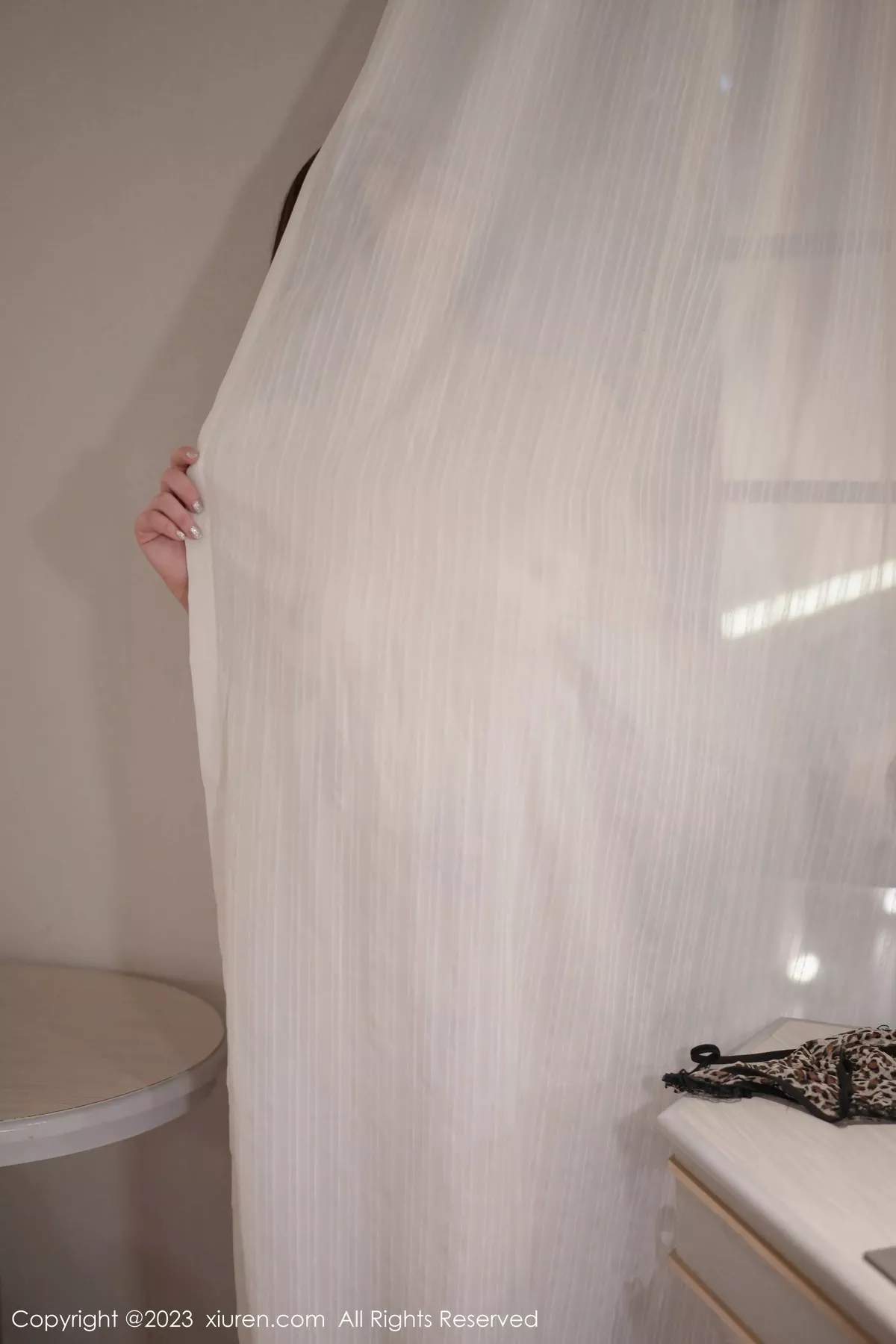 秀人集.com_[XiuRen秀人网]No.6730_女神妲己_Toxic三亚旅拍私房性感豹纹服饰秀雪峰美臀诱惑写真63P