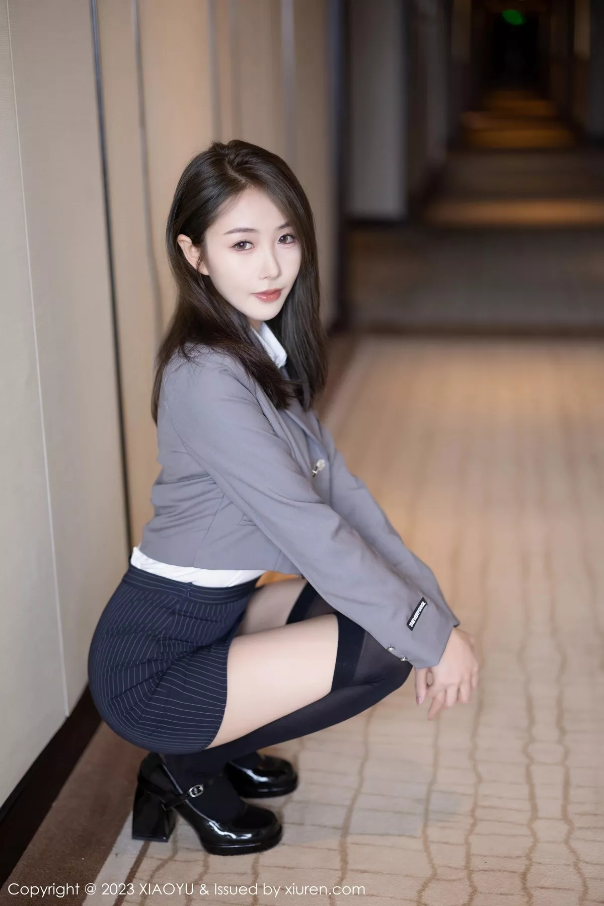 秀人集.com_[XiaoYu画语界]Vol.1027_模特苏苏阿性感白T配深色短裙露白色内衣秀曼妙身姿诱惑写真90P