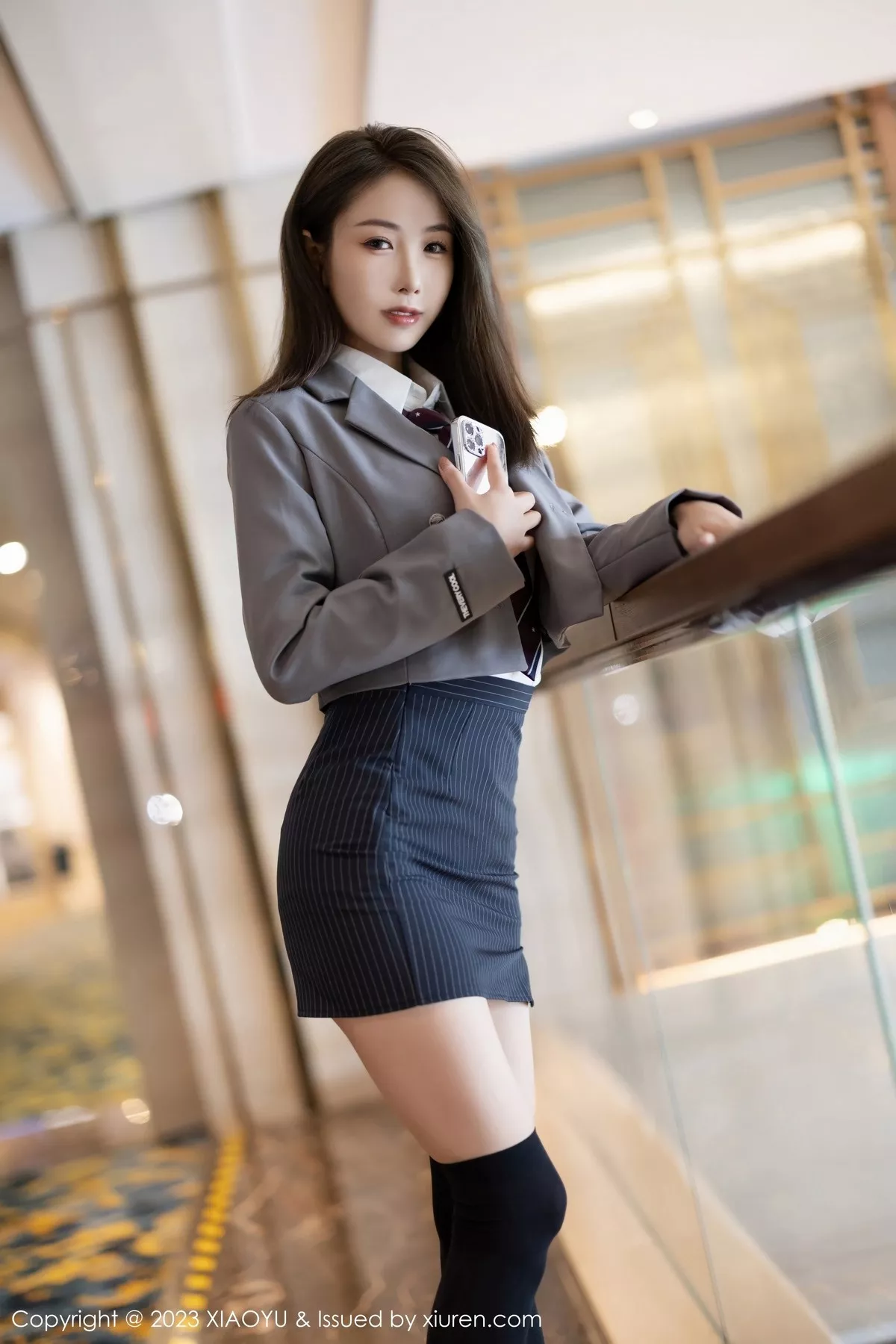 秀人集.com_[XiaoYu画语界]Vol.1027_模特苏苏阿性感白T配深色短裙露白色内衣秀曼妙身姿诱惑写真90P