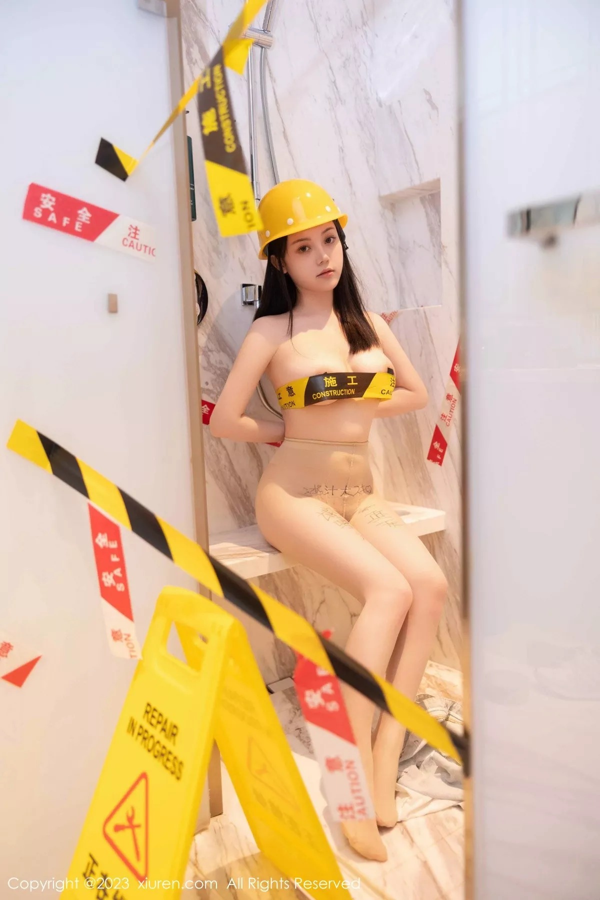 秀人集.com_[XiuRen秀人网]No.6760_模特豆瓣酱性感维修工装扮超薄无内肉丝秀火辣身材诱惑写真85P