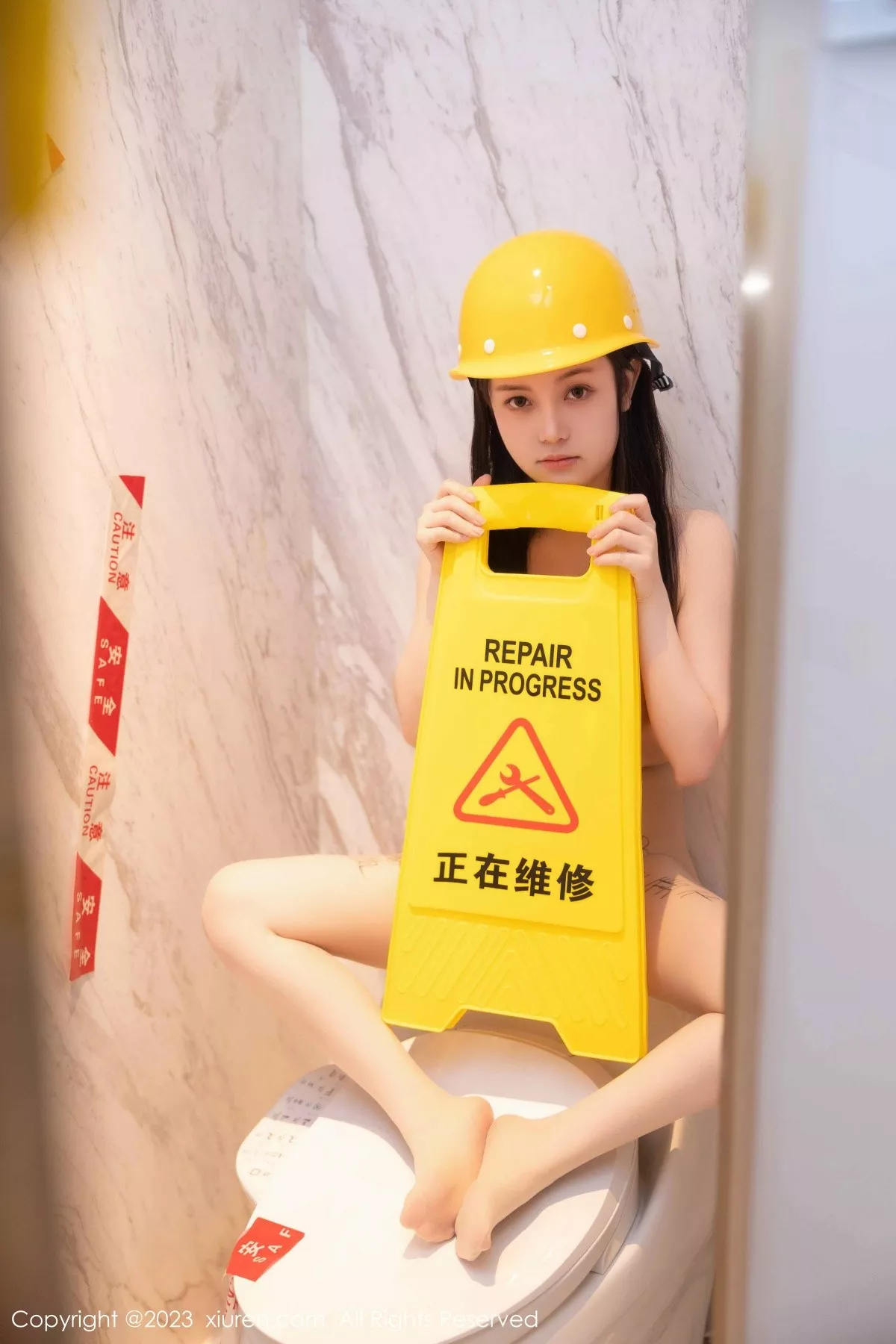 秀人集.com_[XiuRen秀人网]No.6760_模特豆瓣酱性感维修工装扮超薄无内肉丝秀火辣身材诱惑写真85P