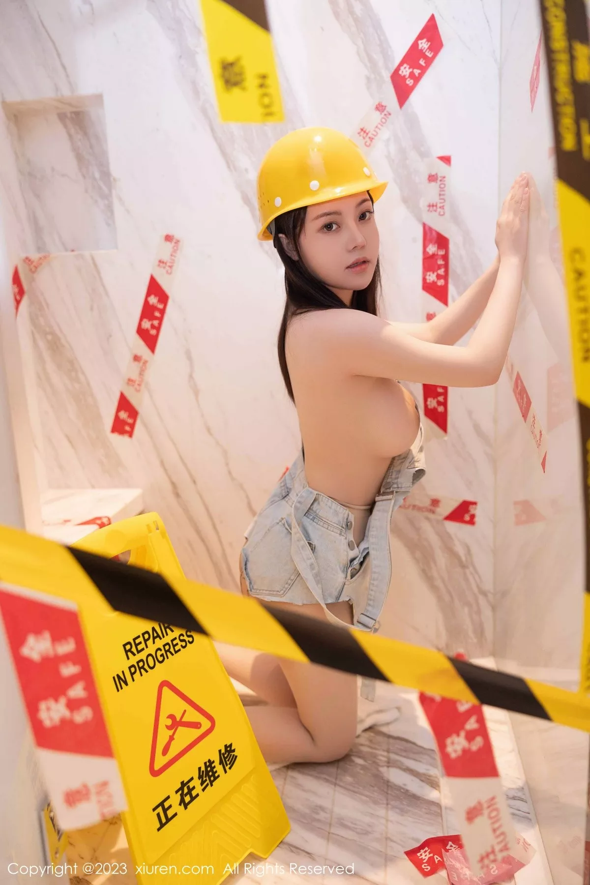 秀人集.com_[XiuRen秀人网]No.6760_模特豆瓣酱性感维修工装扮超薄无内肉丝秀火辣身材诱惑写真85P