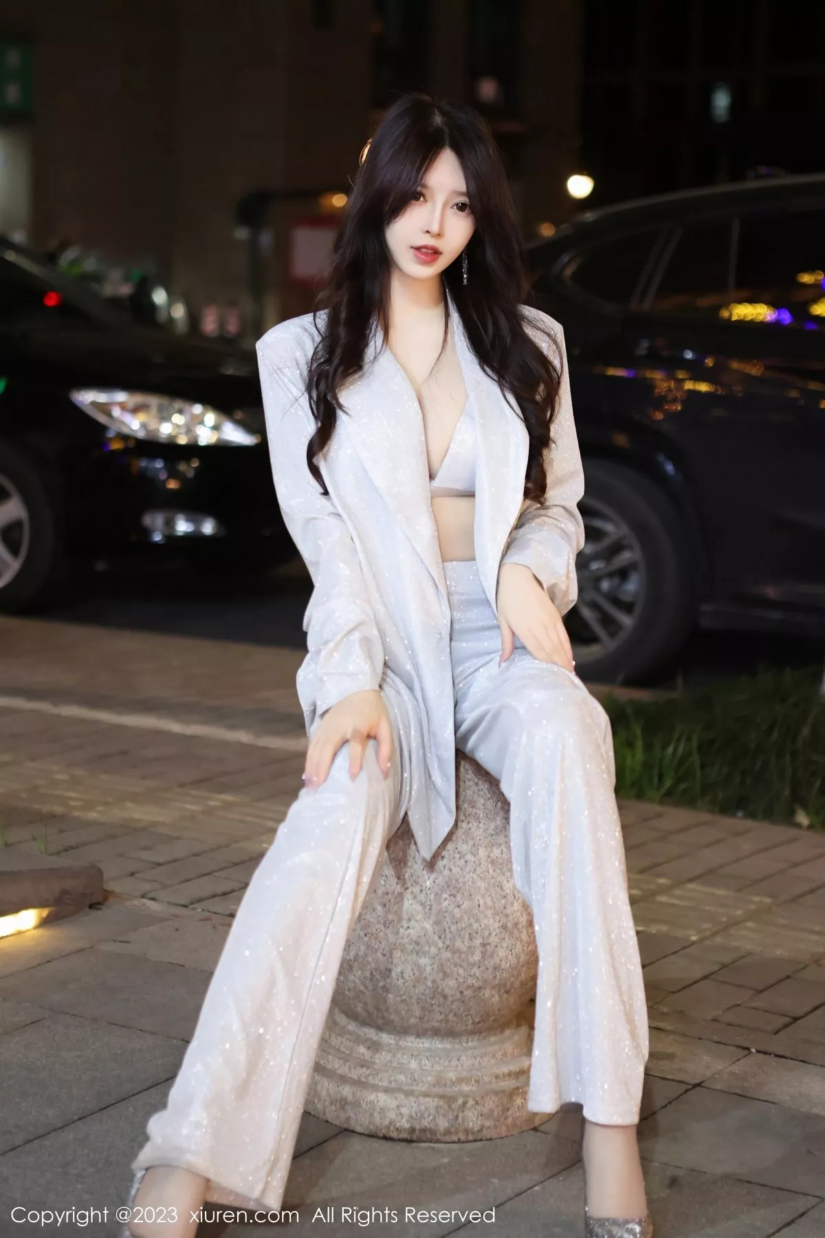 秀人集.com_[XiuRen秀人网]No.6605_模特玉兔miki脱简约银灰外衣露银灰内衣秀傲人豪乳撩人诱惑写真82P