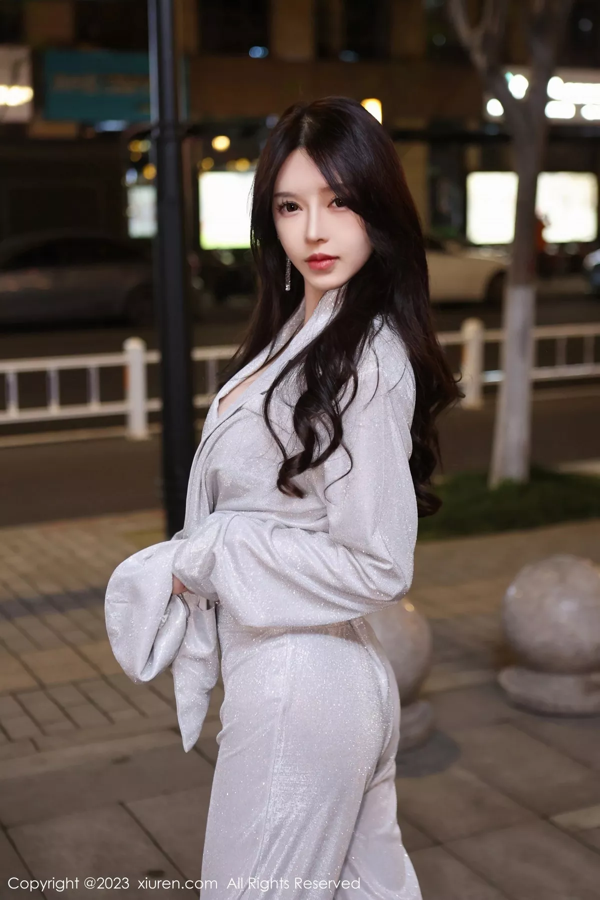 秀人集.com_[XiuRen秀人网]No.6605_模特玉兔miki脱简约银灰外衣露银灰内衣秀傲人豪乳撩人诱惑写真82P