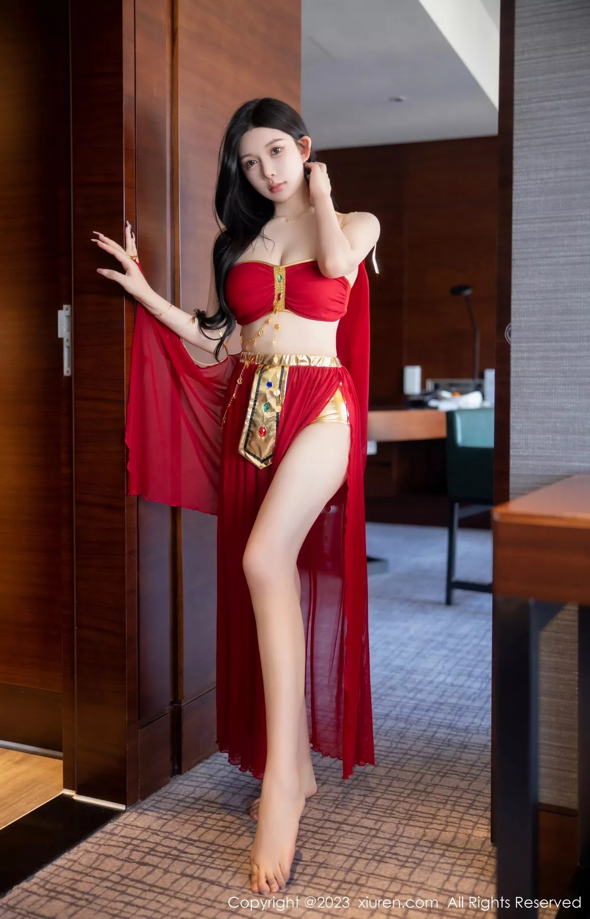 秀人集.com_[XiuRen秀人网]No.6613_模特林珊珊性感红色西域舞娘装扮秀曼妙丰腴身姿迷人诱惑写真84P