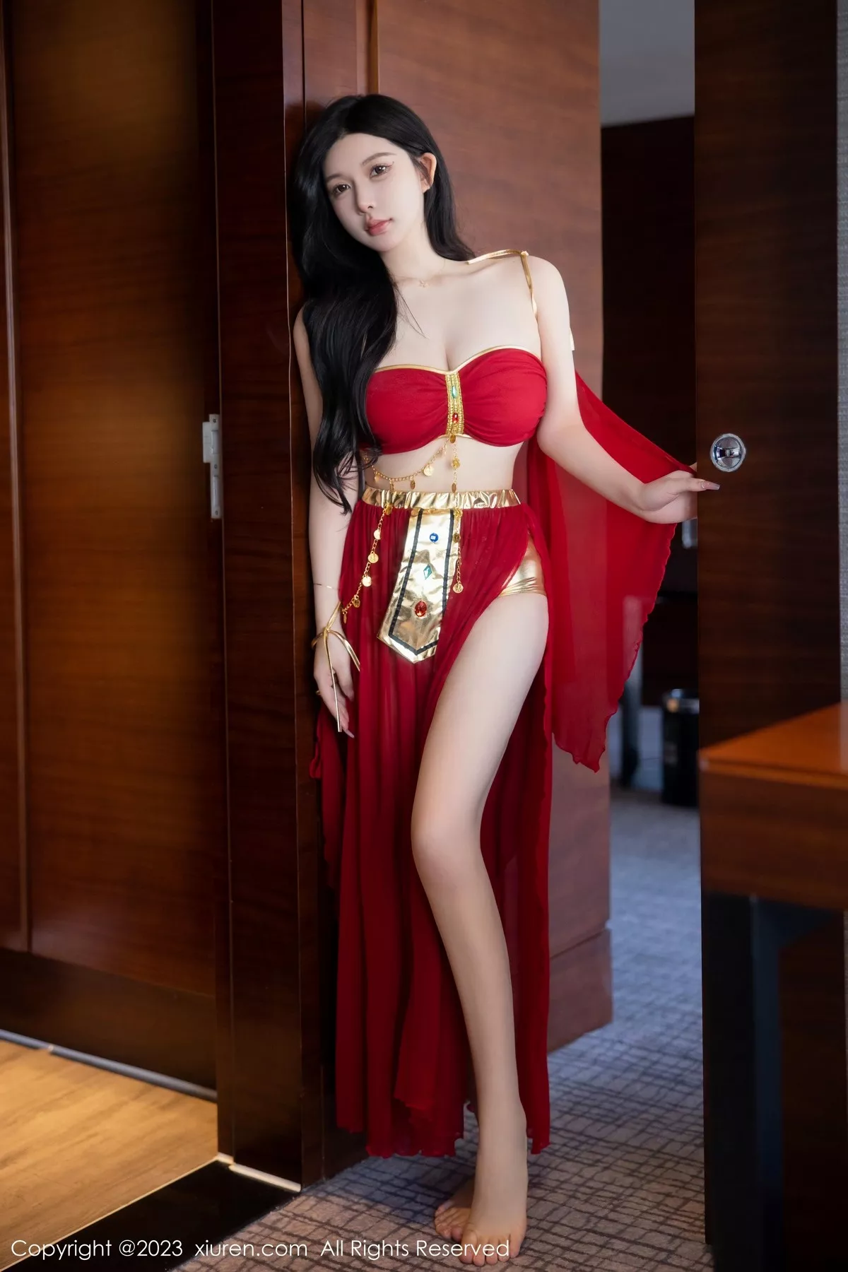 秀人集.com_[XiuRen秀人网]No.6613_模特林珊珊性感红色西域舞娘装扮秀曼妙丰腴身姿迷人诱惑写真84P